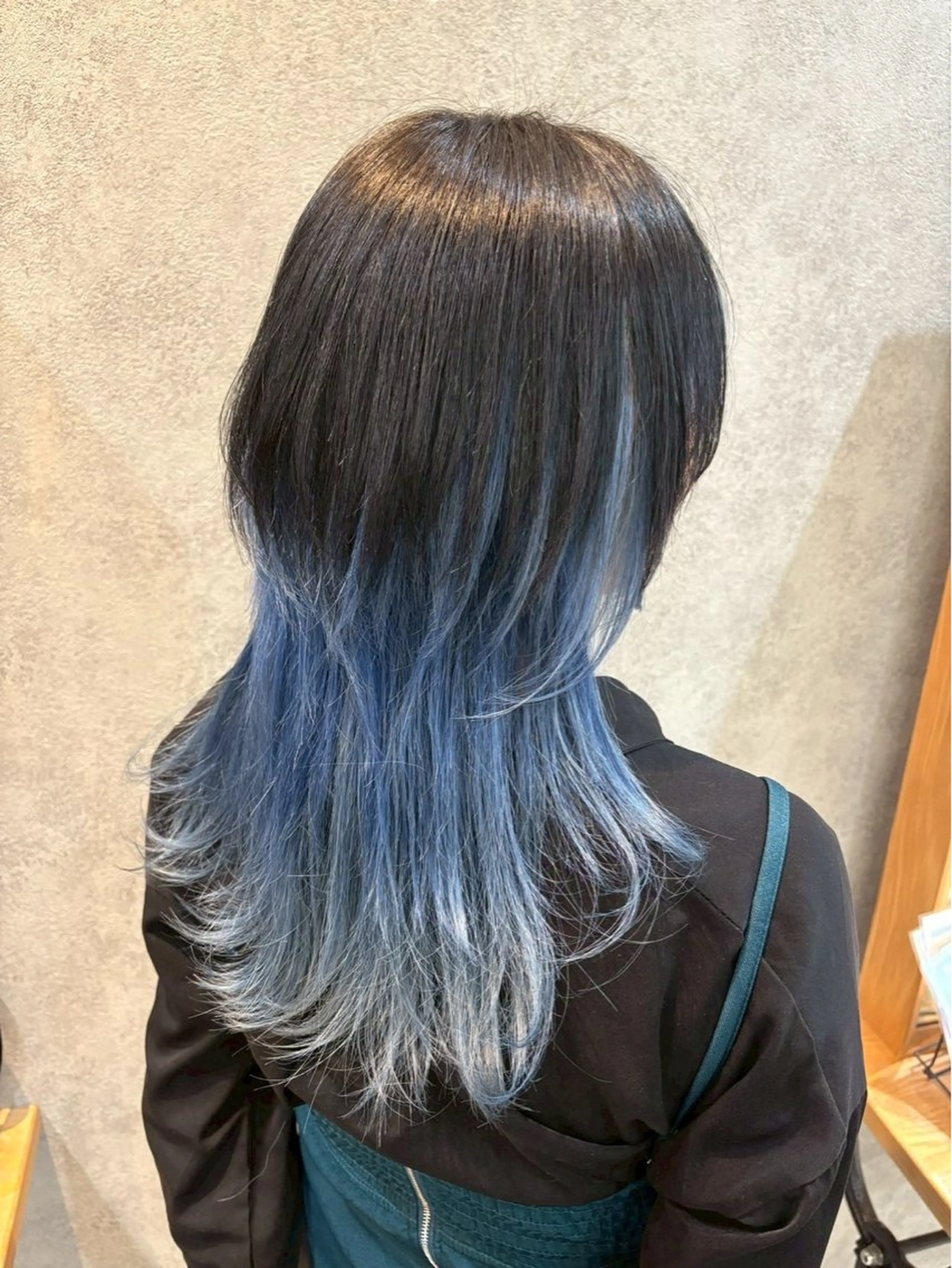 ロング カラー 急募13日レディース カット THIARAのヘアスタイル