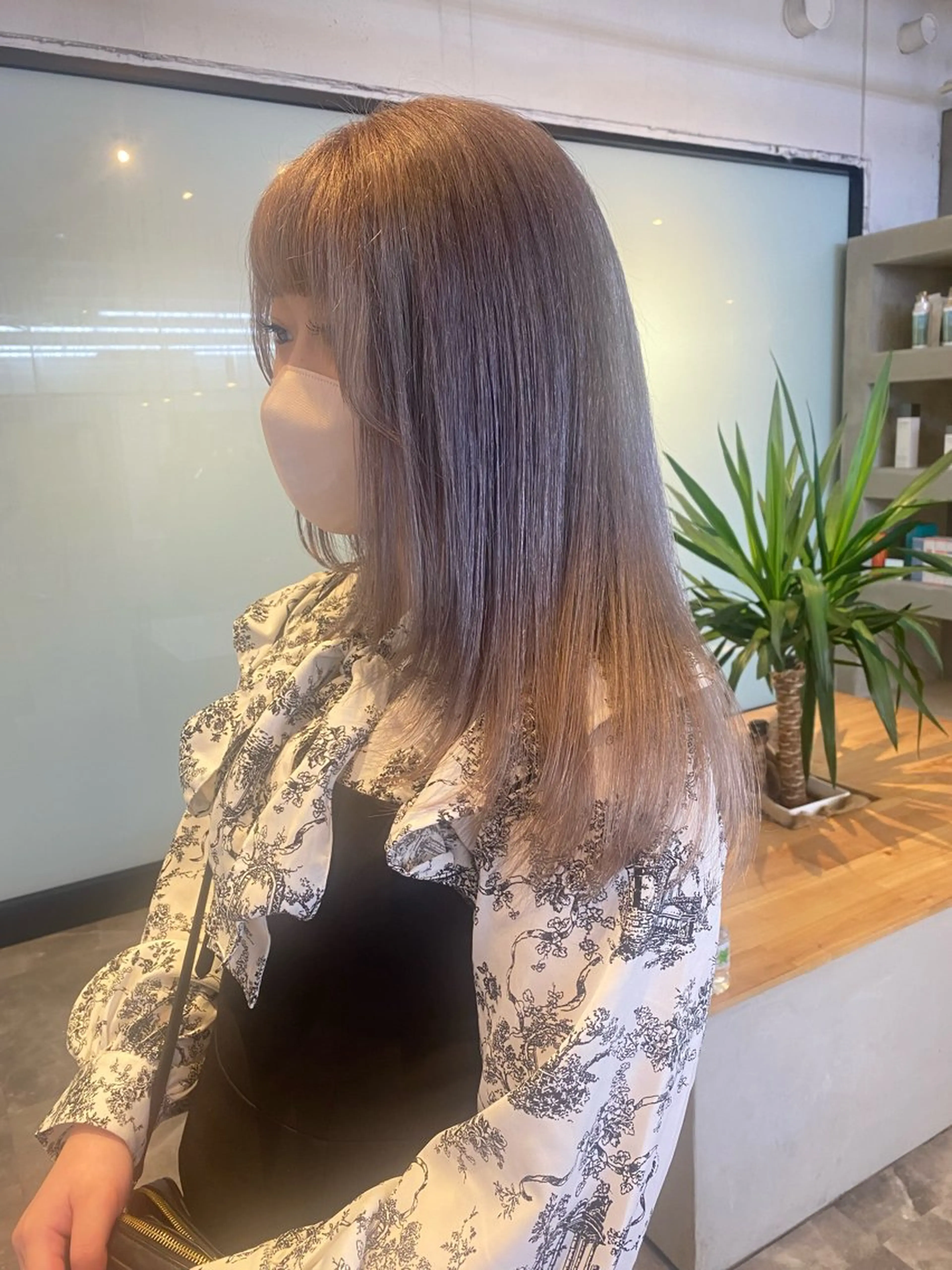 セミロング カラー ヘアカラー 韓国ヘア特化 💟 ララア 💟のヘアスタイル