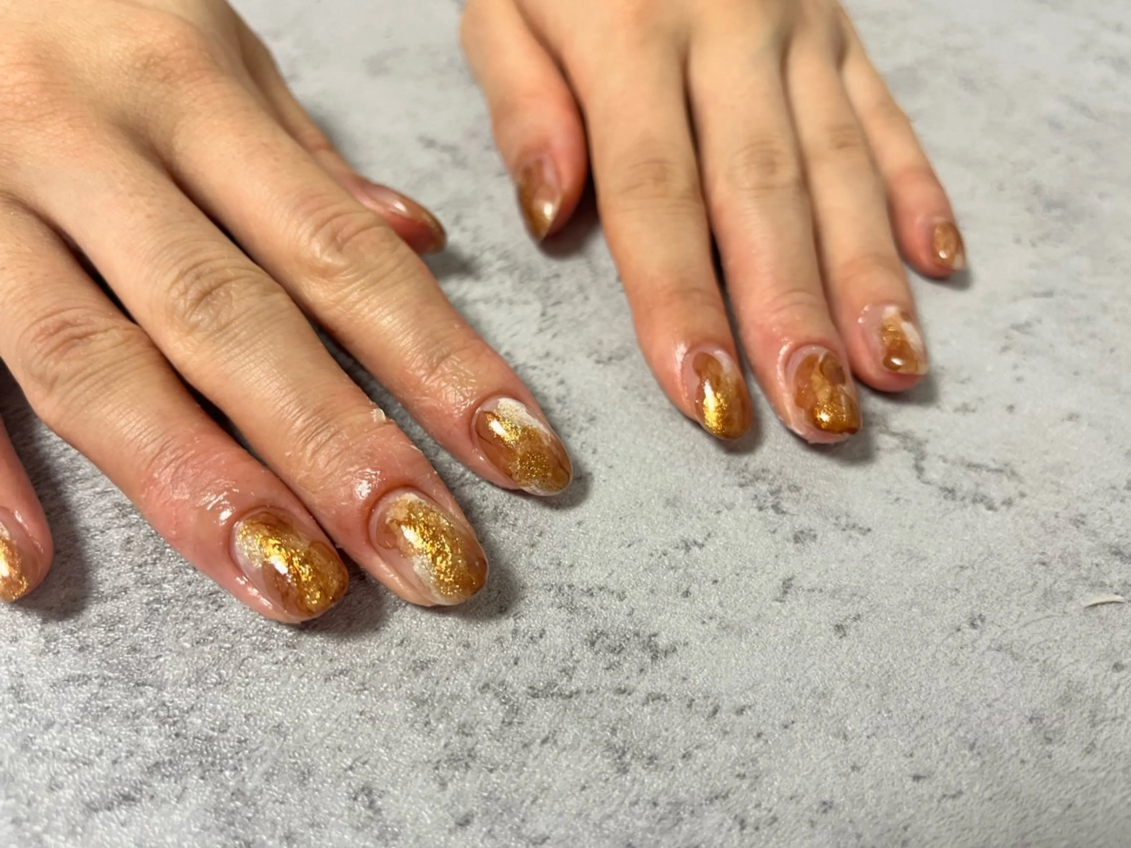 ネイル ブラウン ニュアンスネイル Belle  âme Mioのネイルデザイン