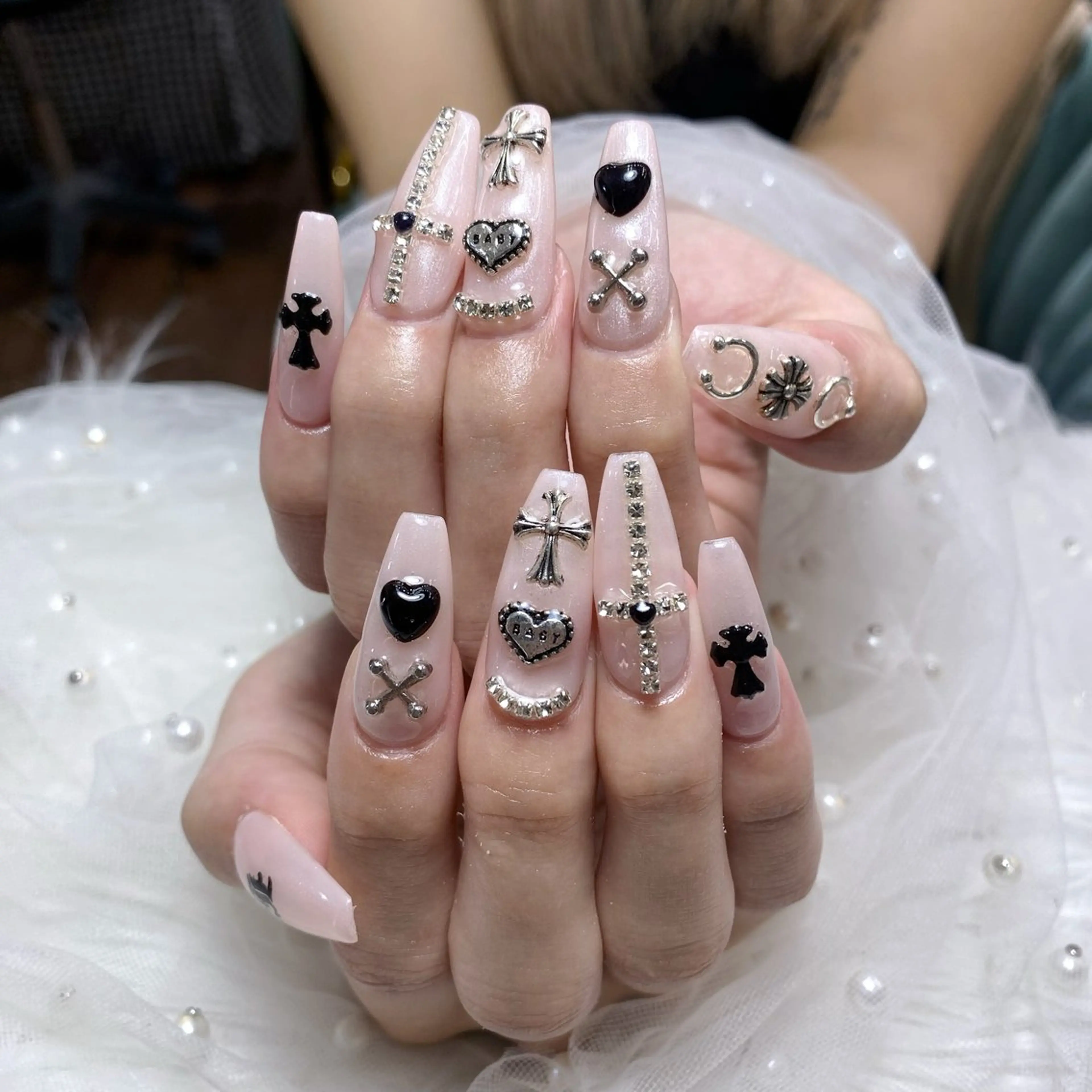 ネイル オーロラネイル 成人式 フレンチネイル ハート 韓国ネイル ハンドネイル Melody Nail所属・Melody 3D/スカルプ専門店のネイルデザイン