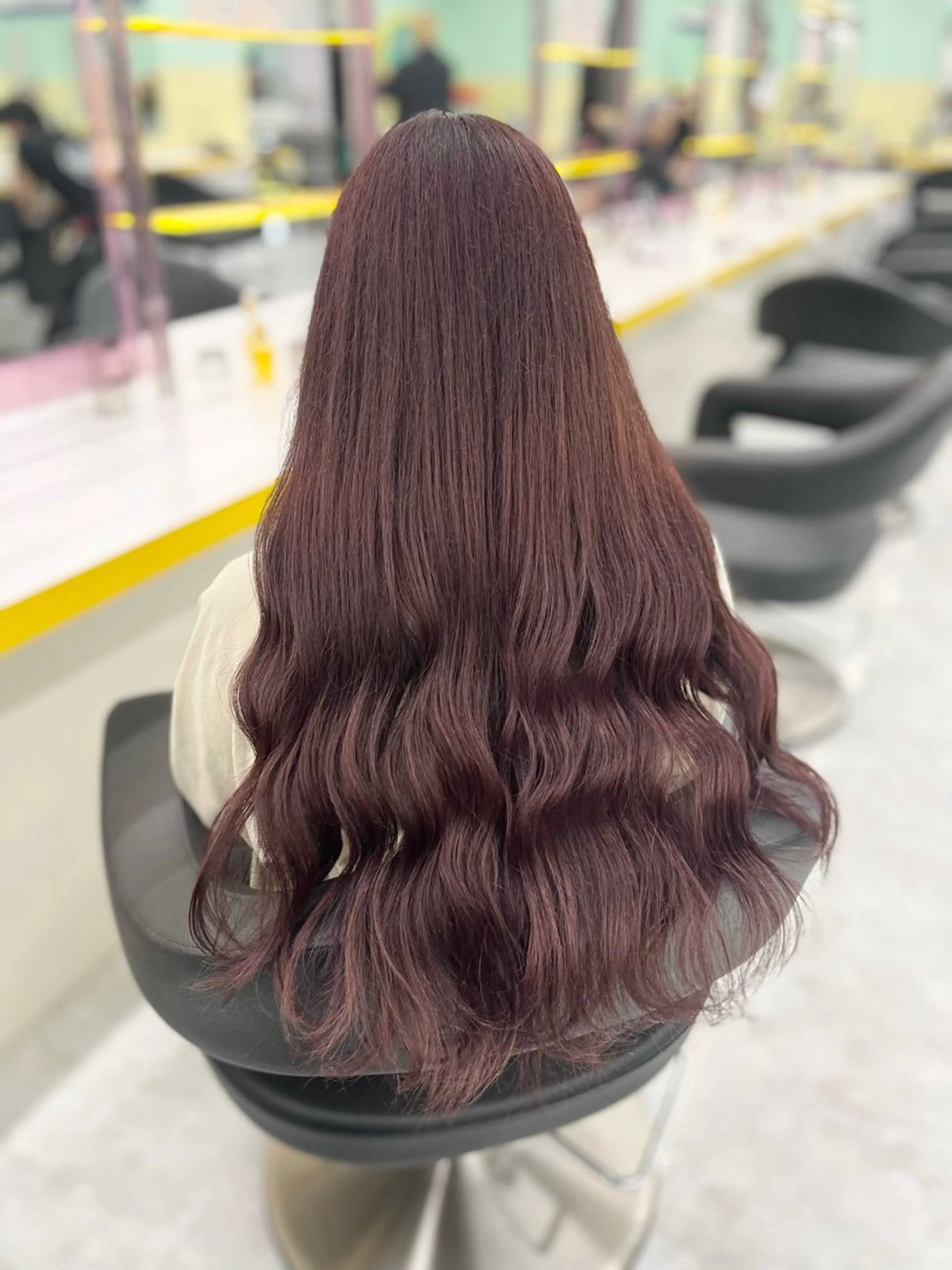 ロング カラー ヘアカラー ハイトーンカラー 🦄レイヤーカットのヘアスタイル