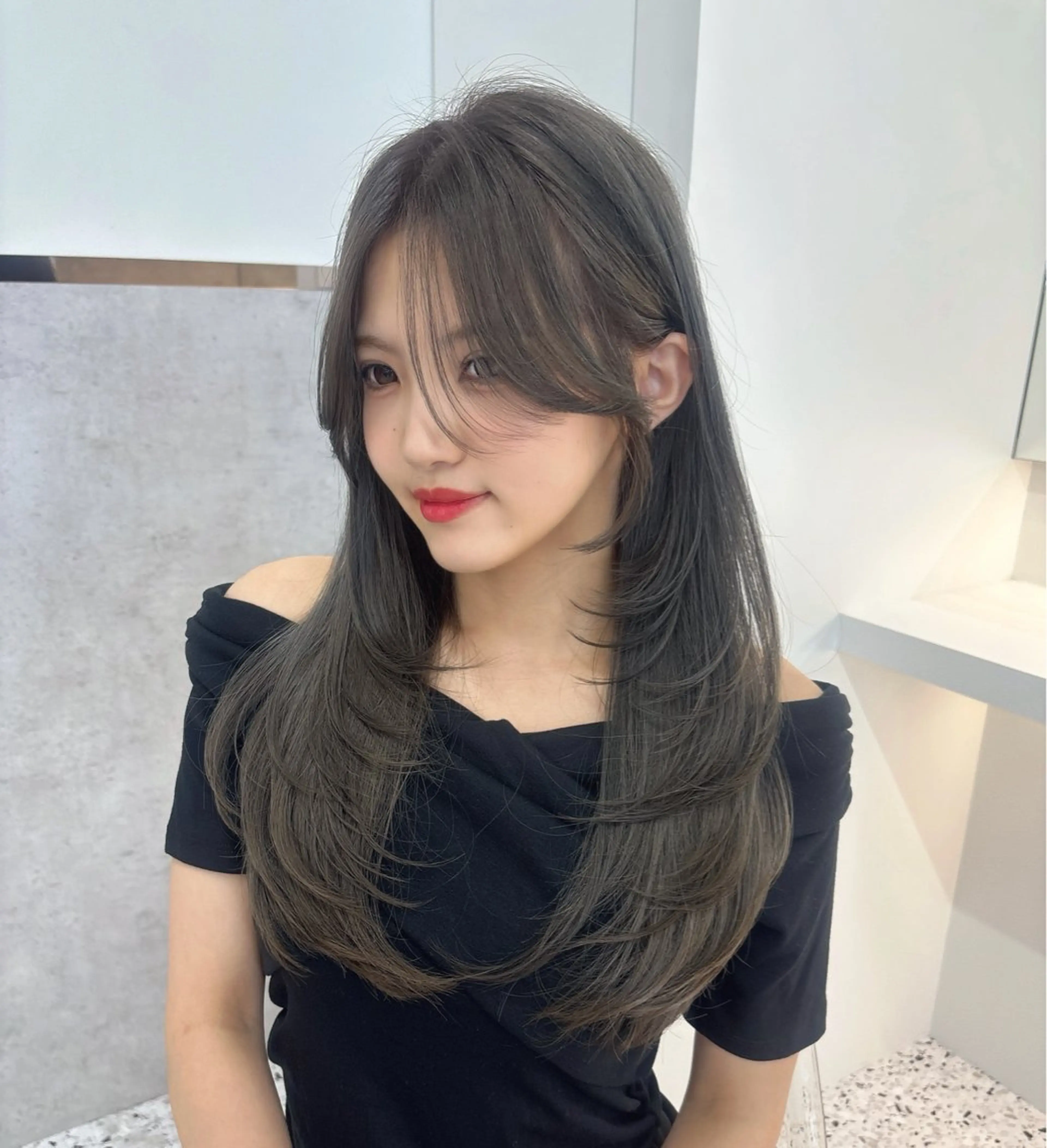 ロング 韓国風ヘア レイヤーカット Lond Role所属・🎀透明感ブラウ ンshizuka🎀のヘアスタイル