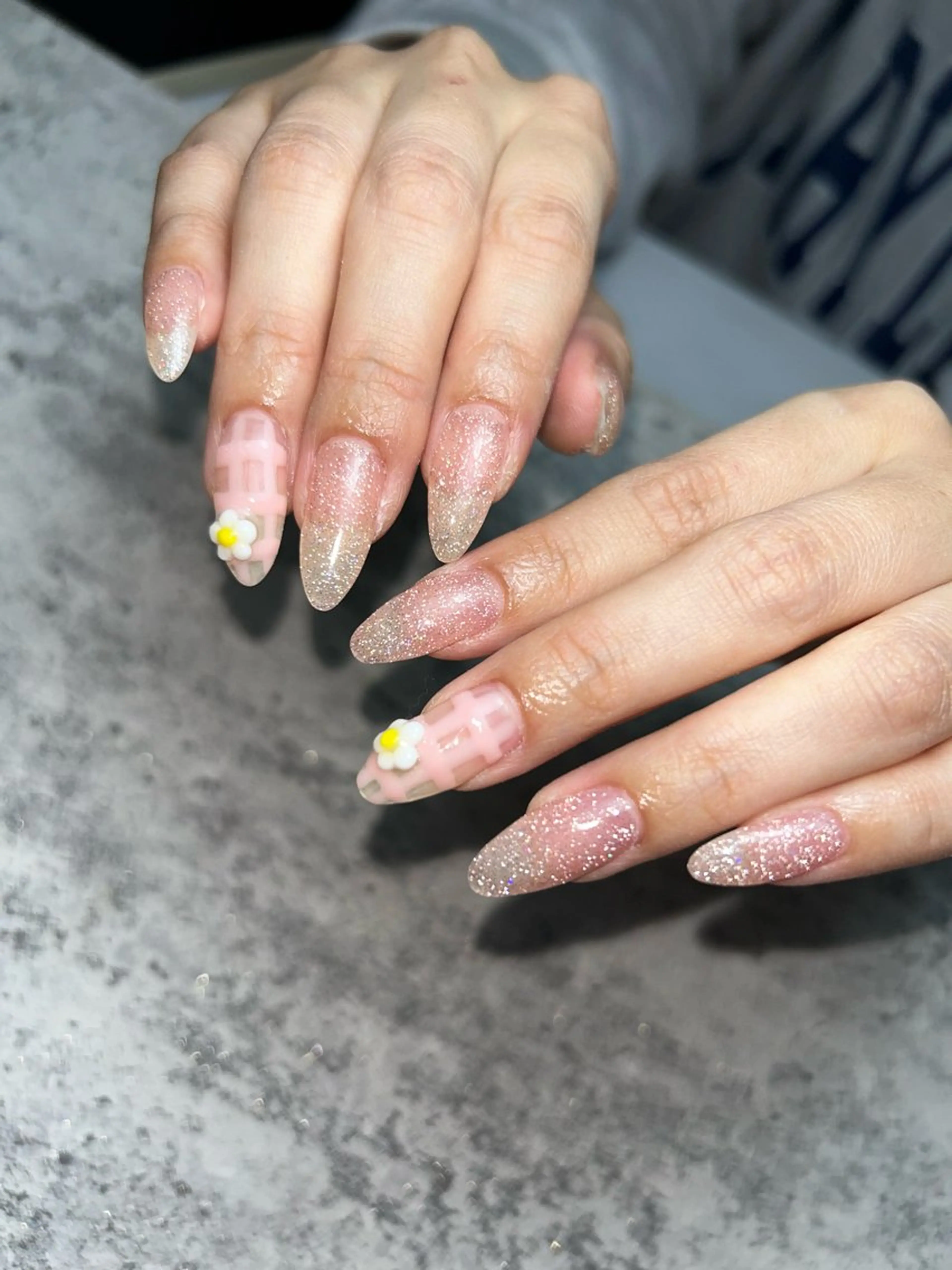 ネイル フラッシュネイル ネイルサロンmuumii所属・東十条muumii ネイルまつ毛のネイルデザイン