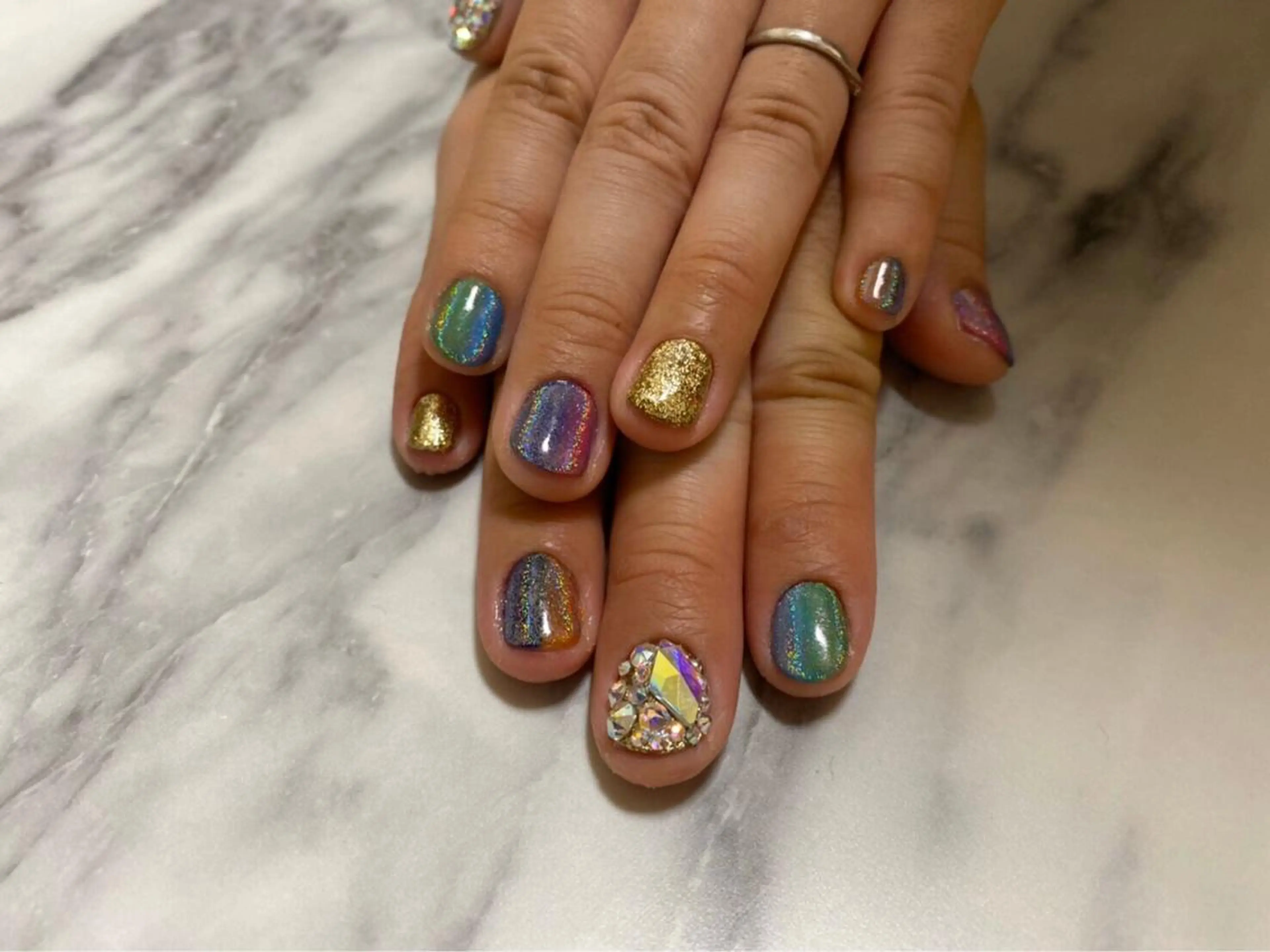 ショート ネイル ハンドネイル ハンドケア 大田 美笛香のネイルデザイン