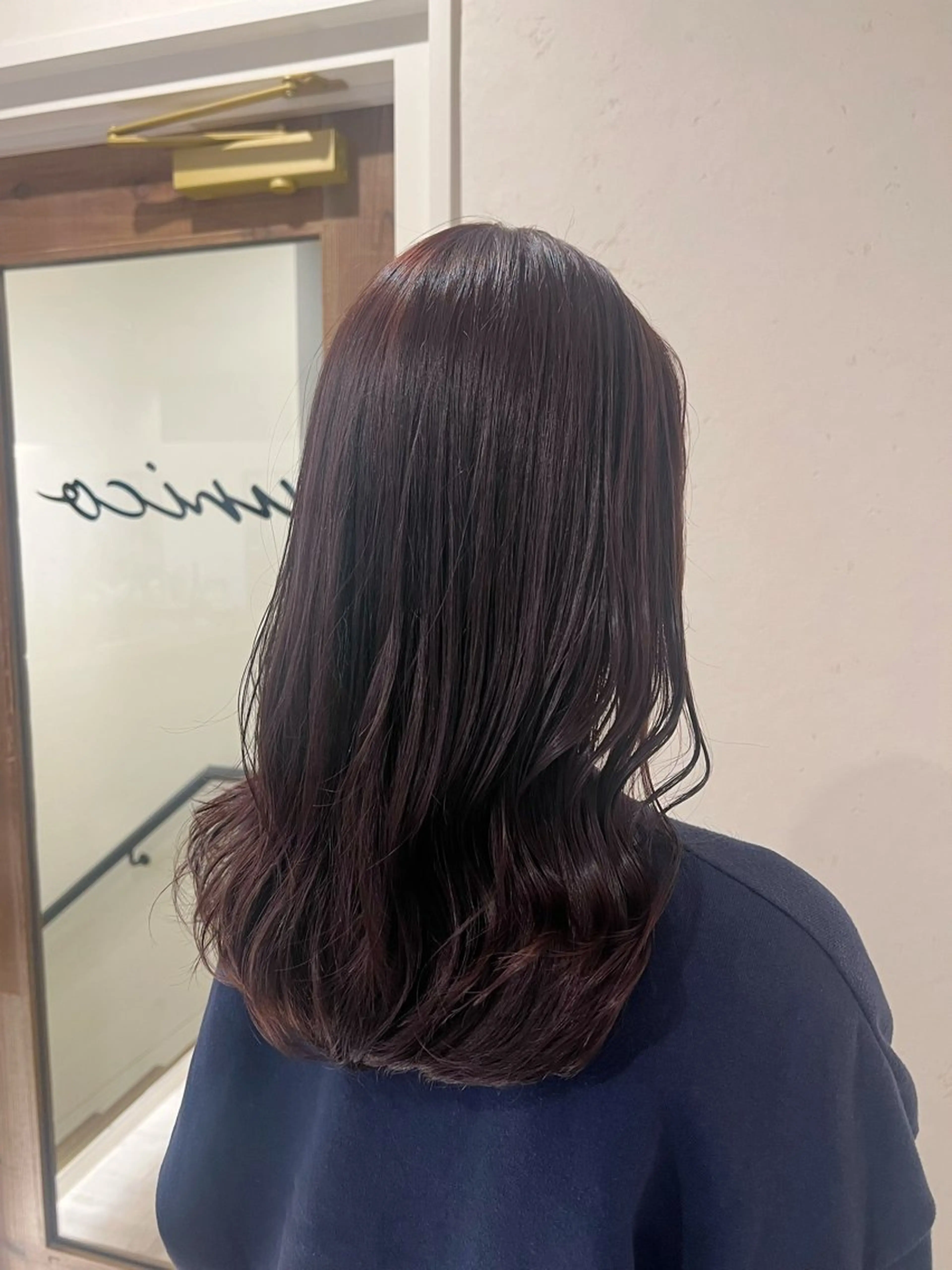 セミロング カラー ボルドーカラー レッドカラー ヘアカラー トリートメント 工藤 梨花のヘアスタイル