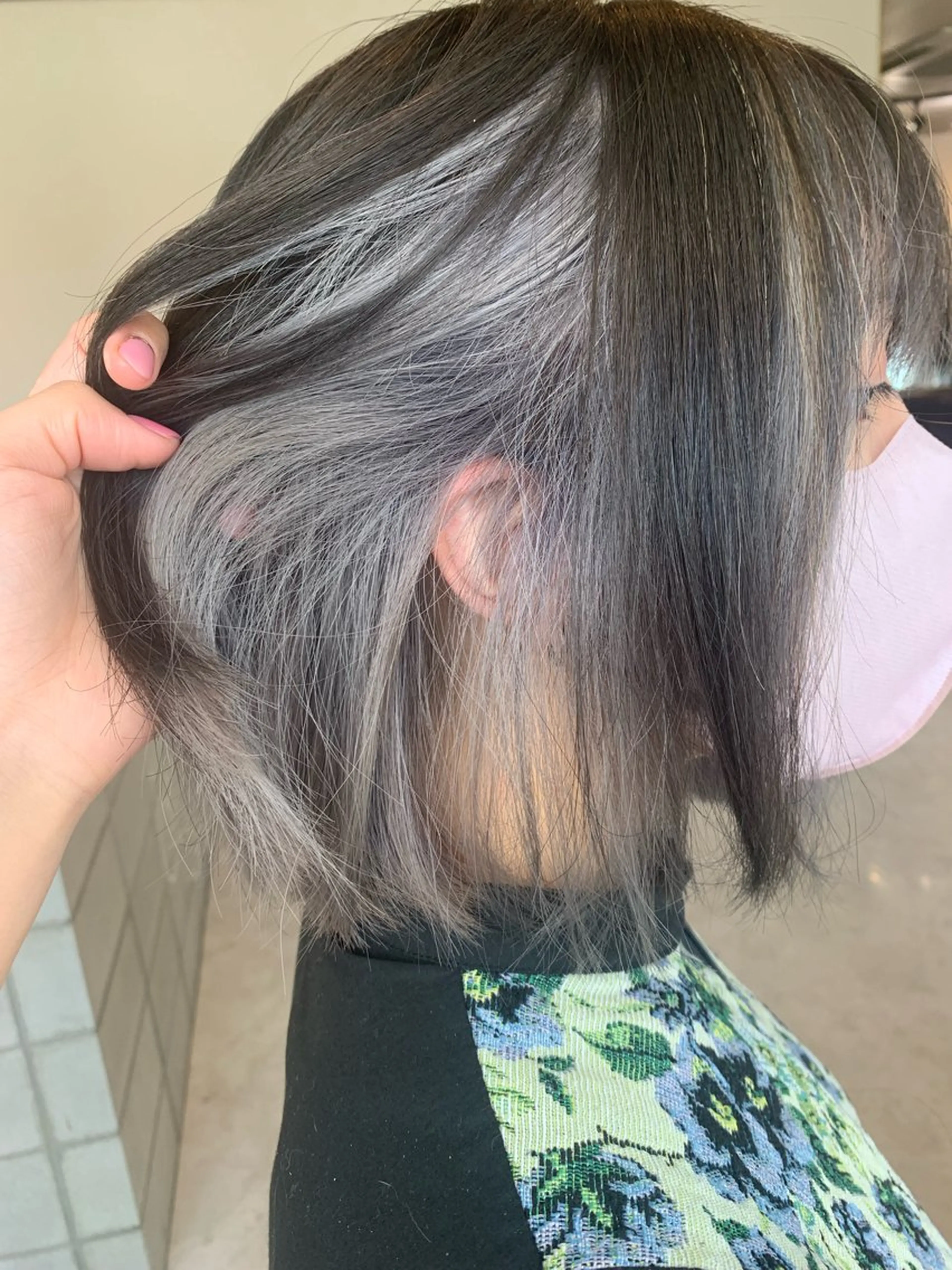 カラー ブリーチ YOMU SUZUのヘアスタイル