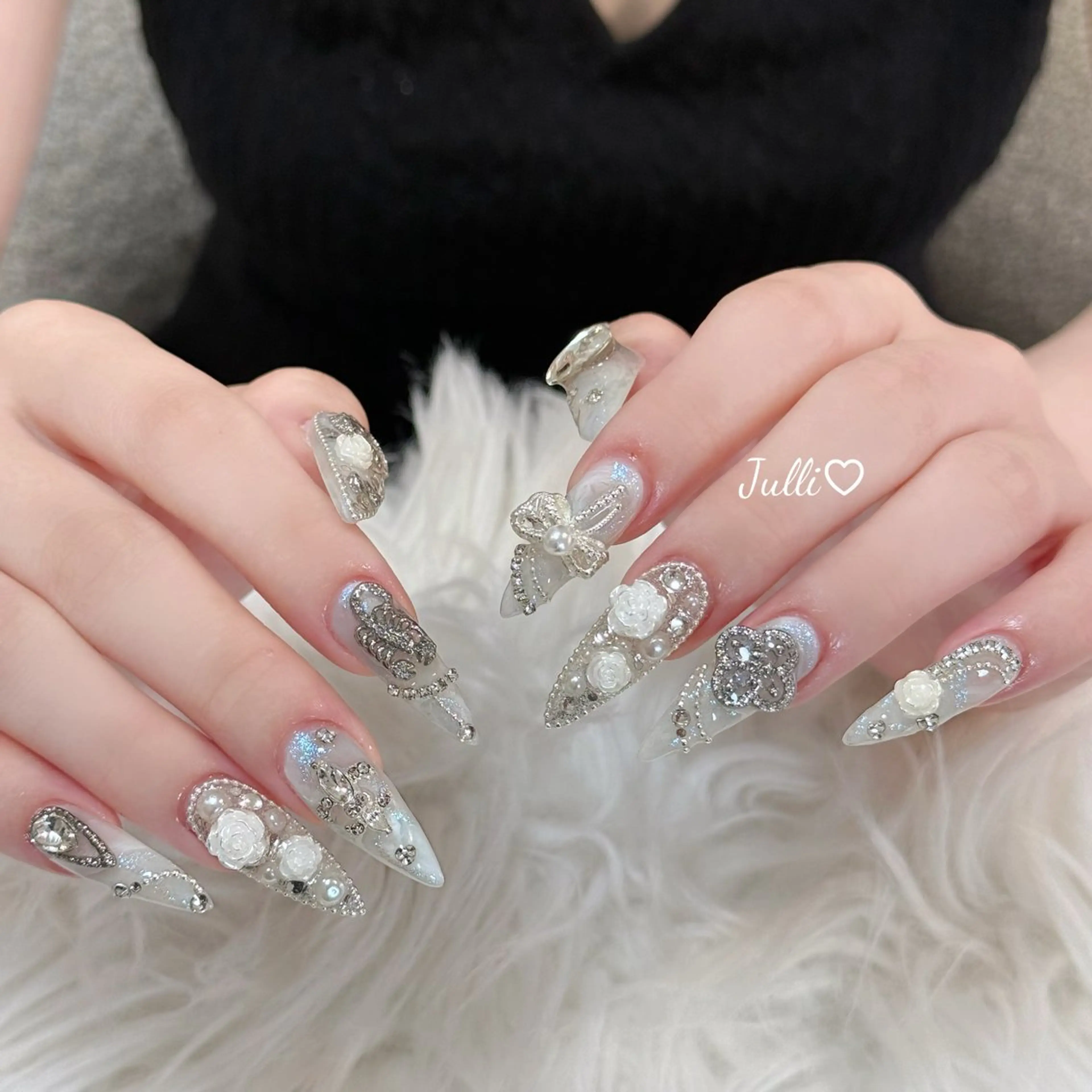 ネイル フレンチネイル ジェルネイル キラキラネイル 韓国ネイル マグネットネイル Julli nail studio所属・Julli NailStudioのネイルデザイン