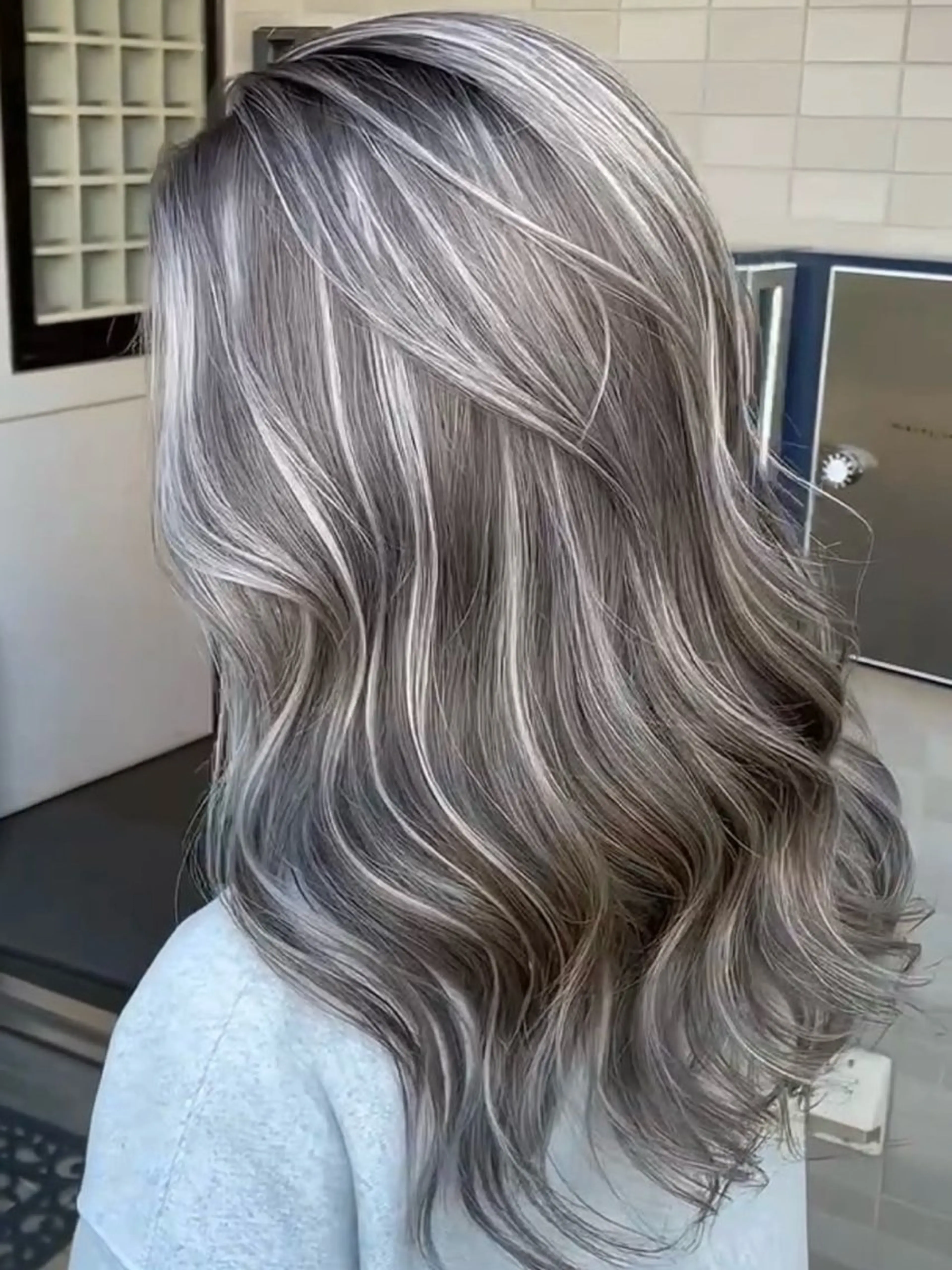 ロング カラー 韓国風ヘア ヘアカラー onyx所属・表参道/ハイライト・ バレイヤージュのヘアスタイル
