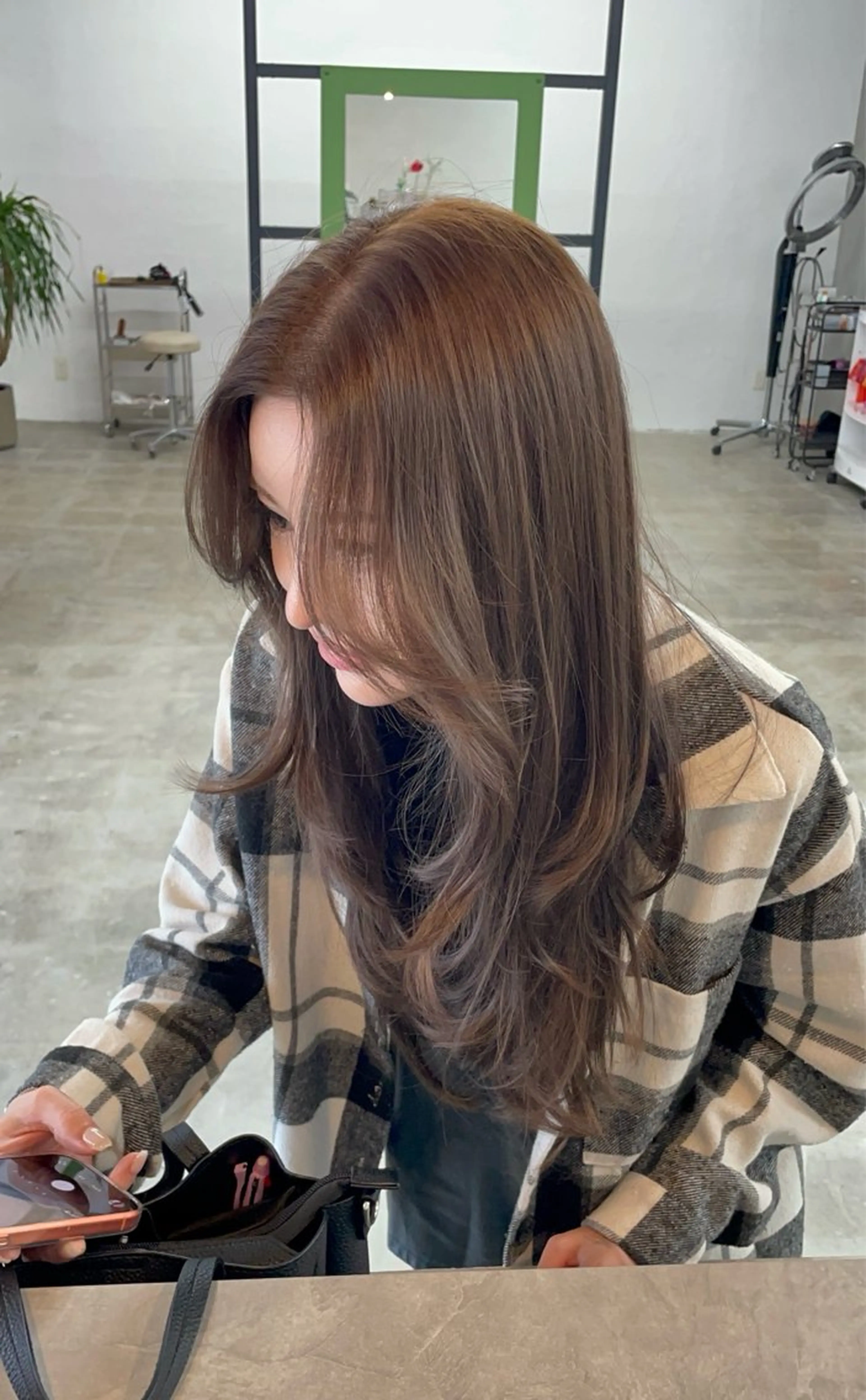 ロング カラー レイヤーカット ヘアカラー miloc himekaのヘアスタイル