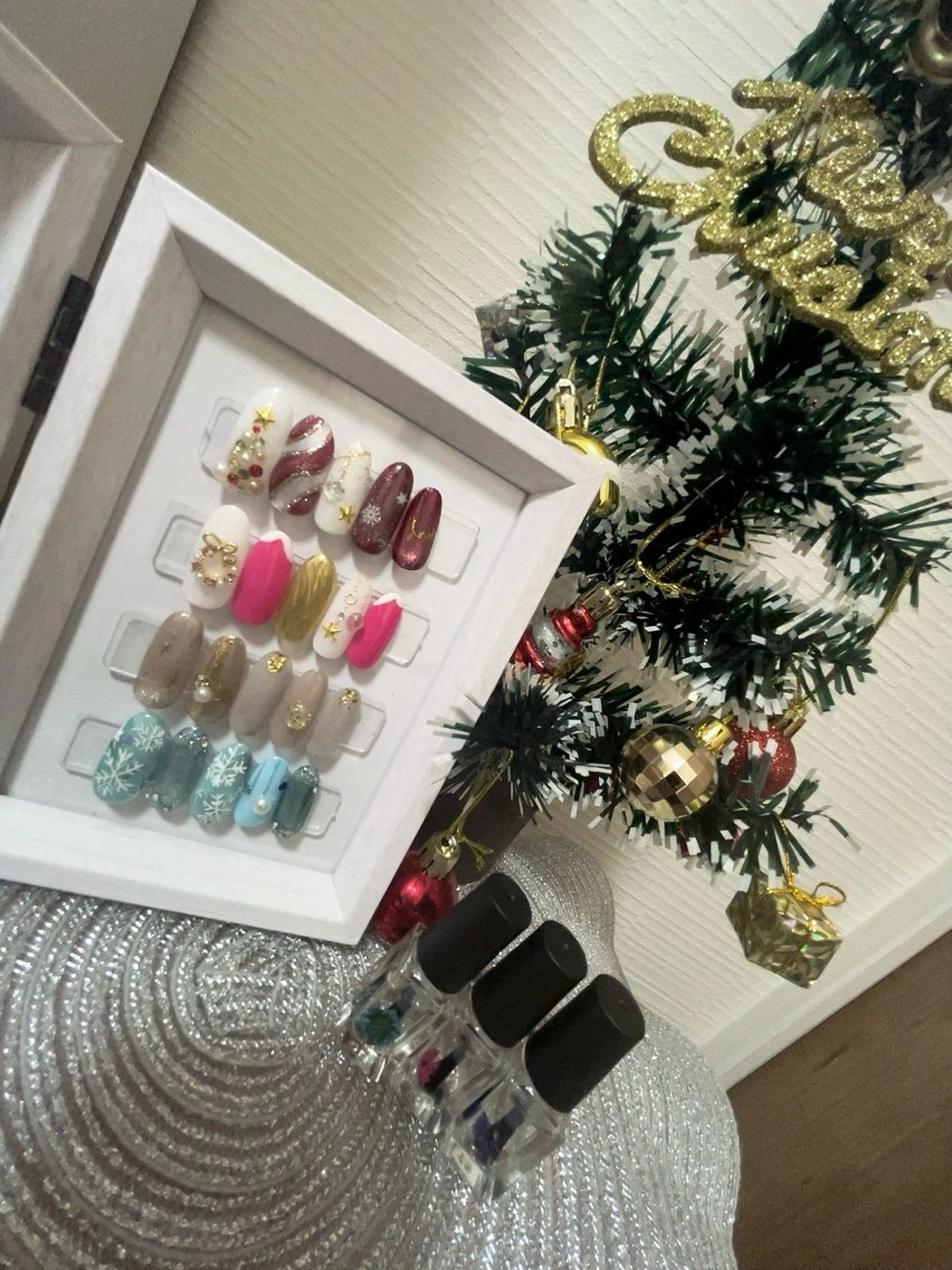 ネイル 冬ネイル クリスマス Beauty　salon Alona所属・ALONA☀️ Nail💅のネイルデザイン