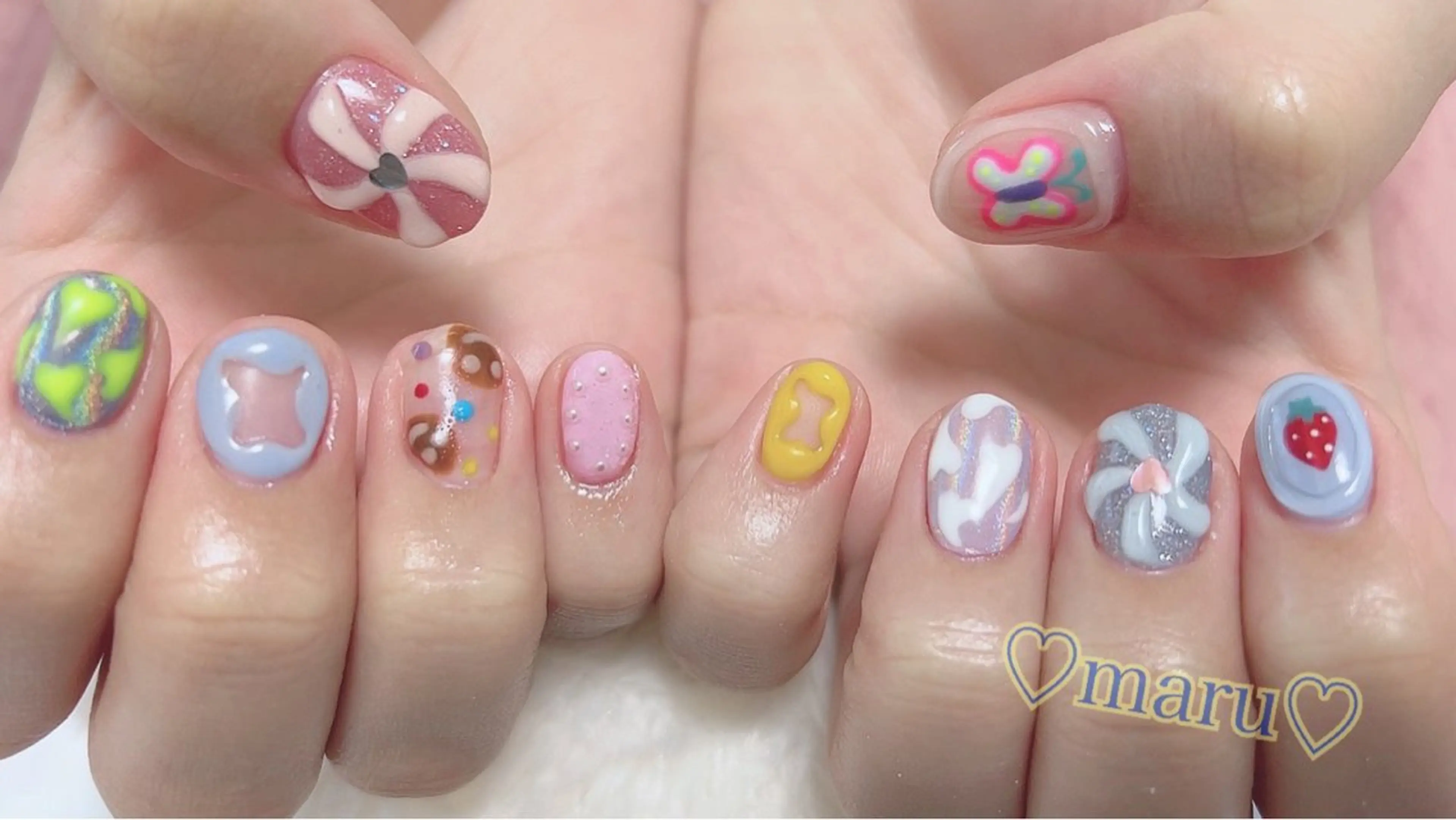 ネイル ハンドネイル フットネイル まるみ♡8/25- 31お休み🙇‍♀️のネイルデザイン
