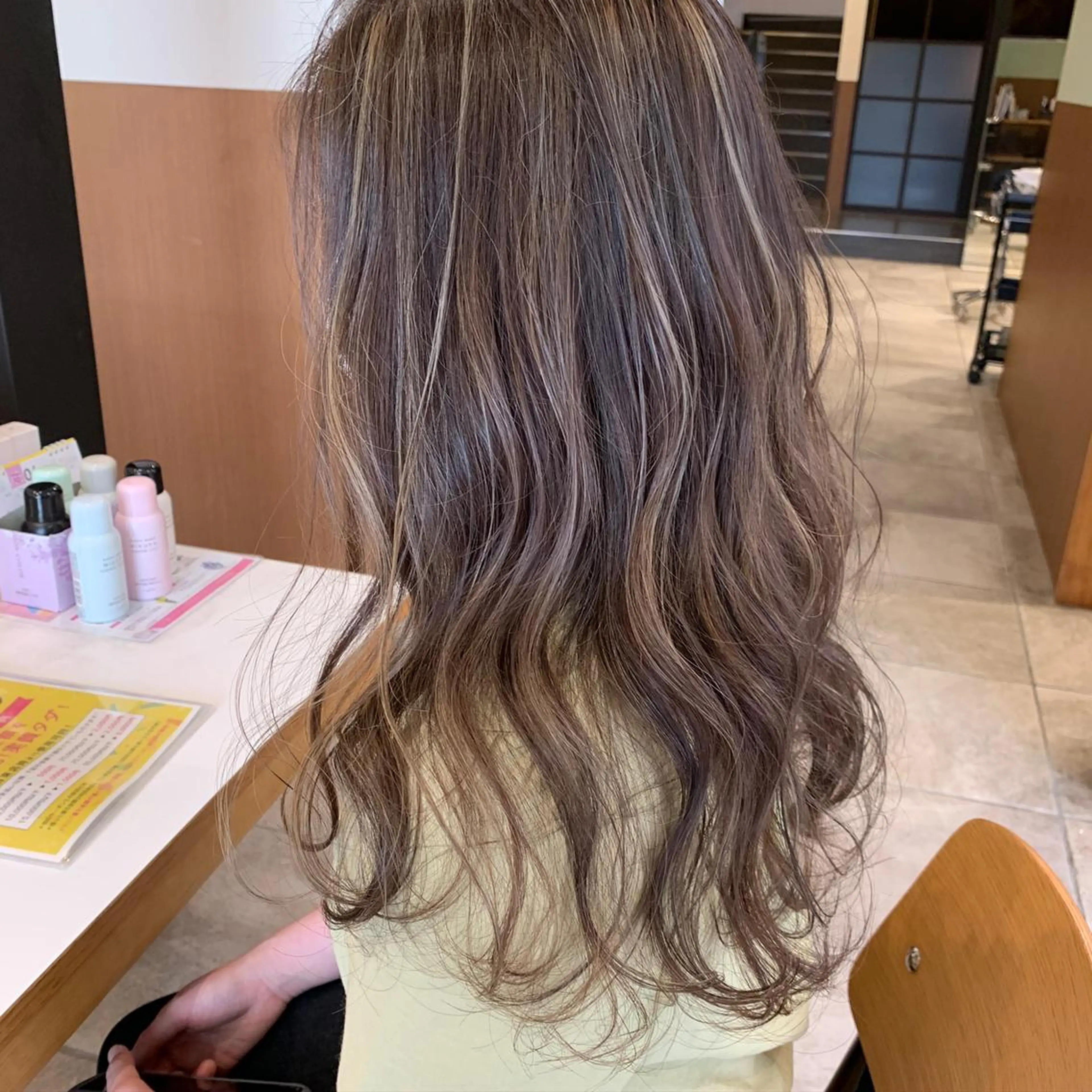 ロング ハイライト カット ヘアカラー トリートメント mako🌷ミニモ 限定クーポン多数🆕のヘアスタイル