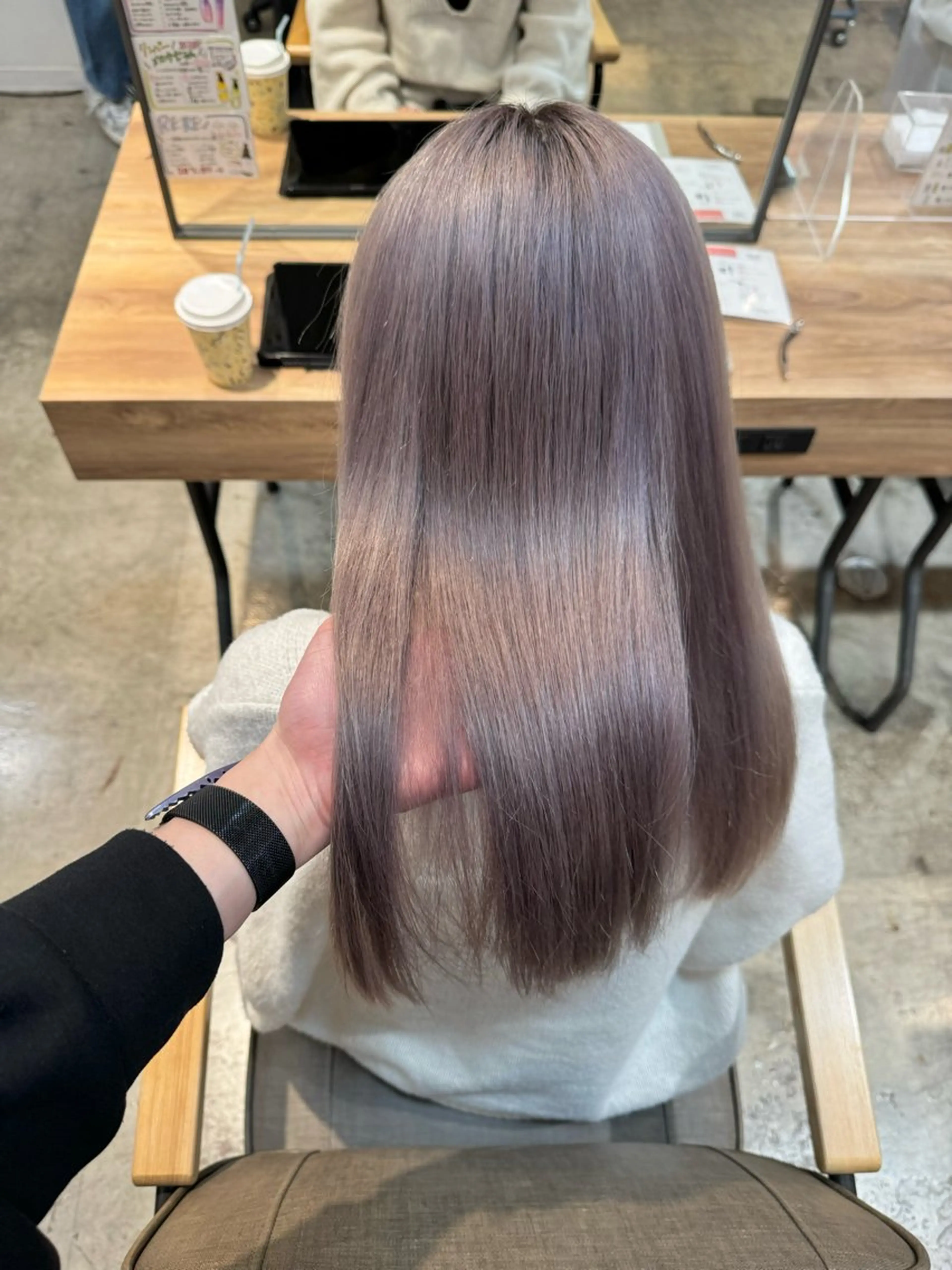 ロング カラー ラベンダーカラー シルバー 聖斗 /ハイトーン/パーマのヘアスタイル
