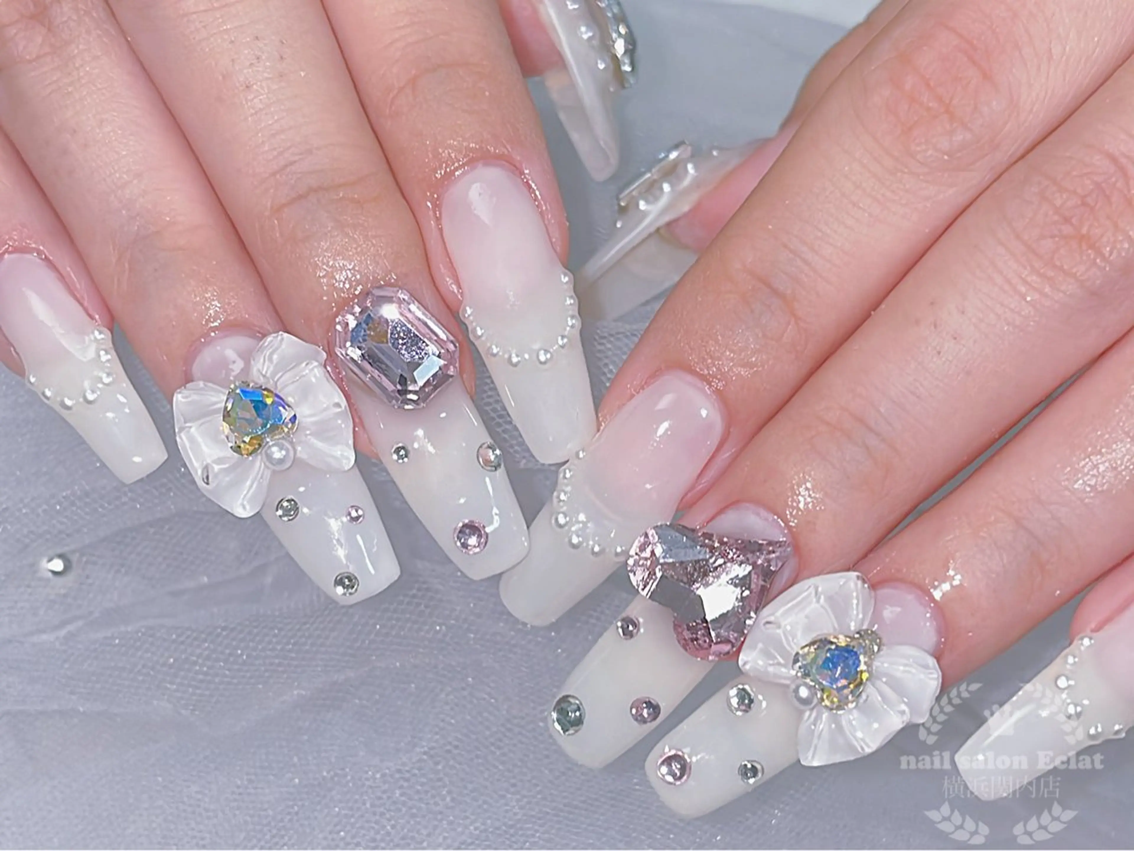 ネイル ハンドネイル ネイルサロンエクラ 🫧Shizukaのネイルデザイン