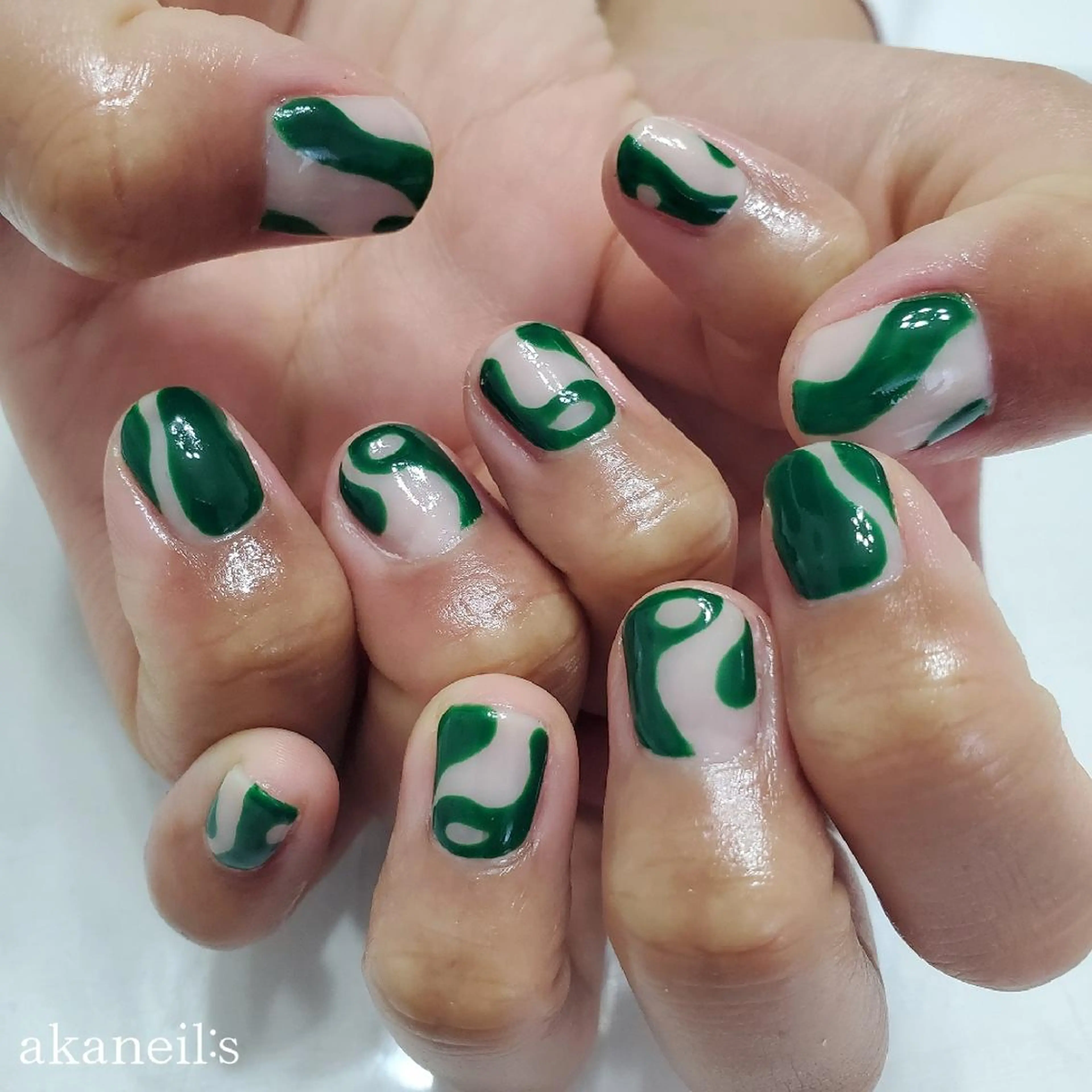 ネイル グリーン ニュアンスネイル 【akaneils】 アカネのネイルデザイン