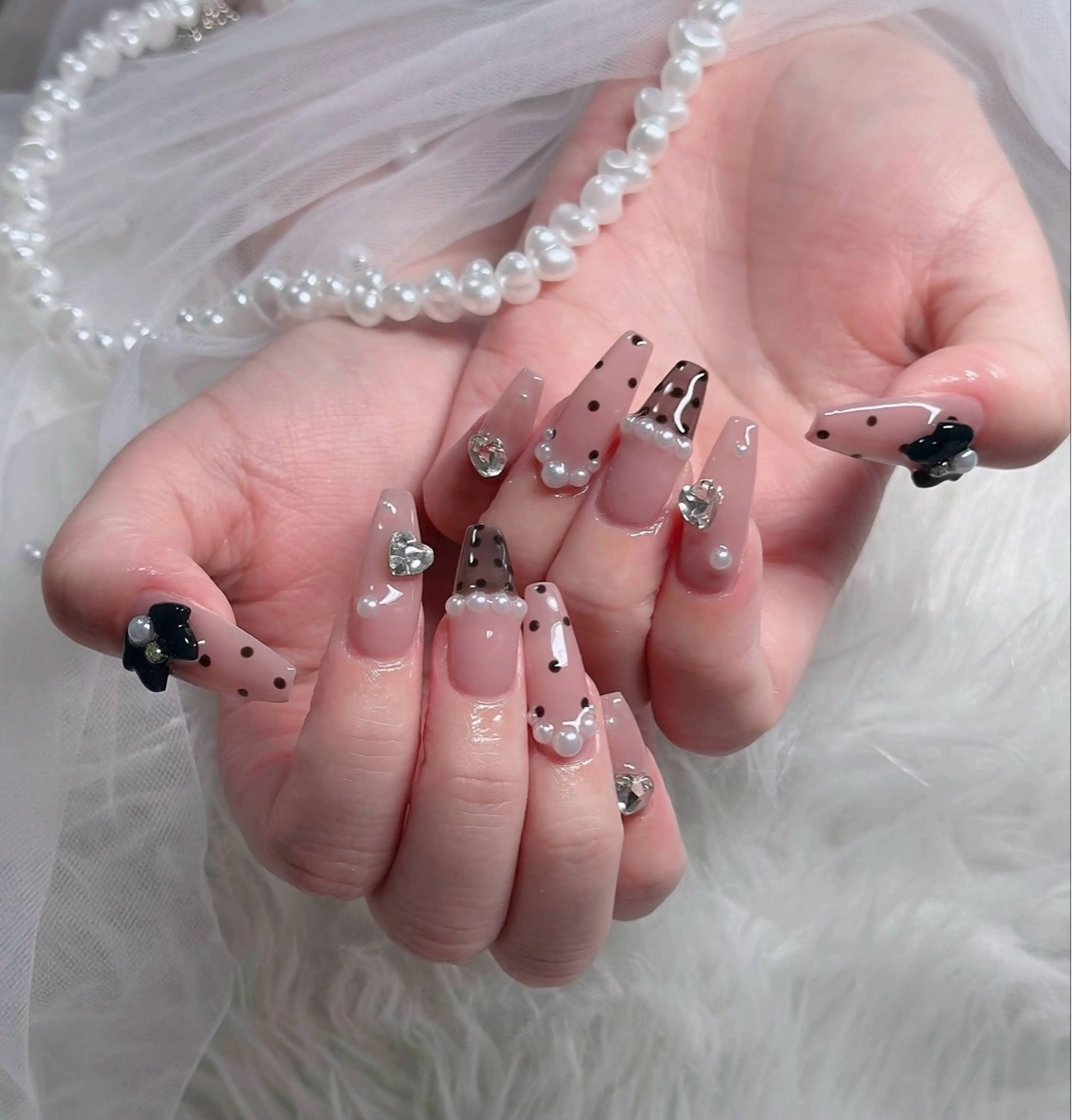 ネイル オーロラネイル フレンチネイル ジェルネイル ハロウィン キラキラネイル ハンドネイル H.baby Nail Salonのネイルデザイン