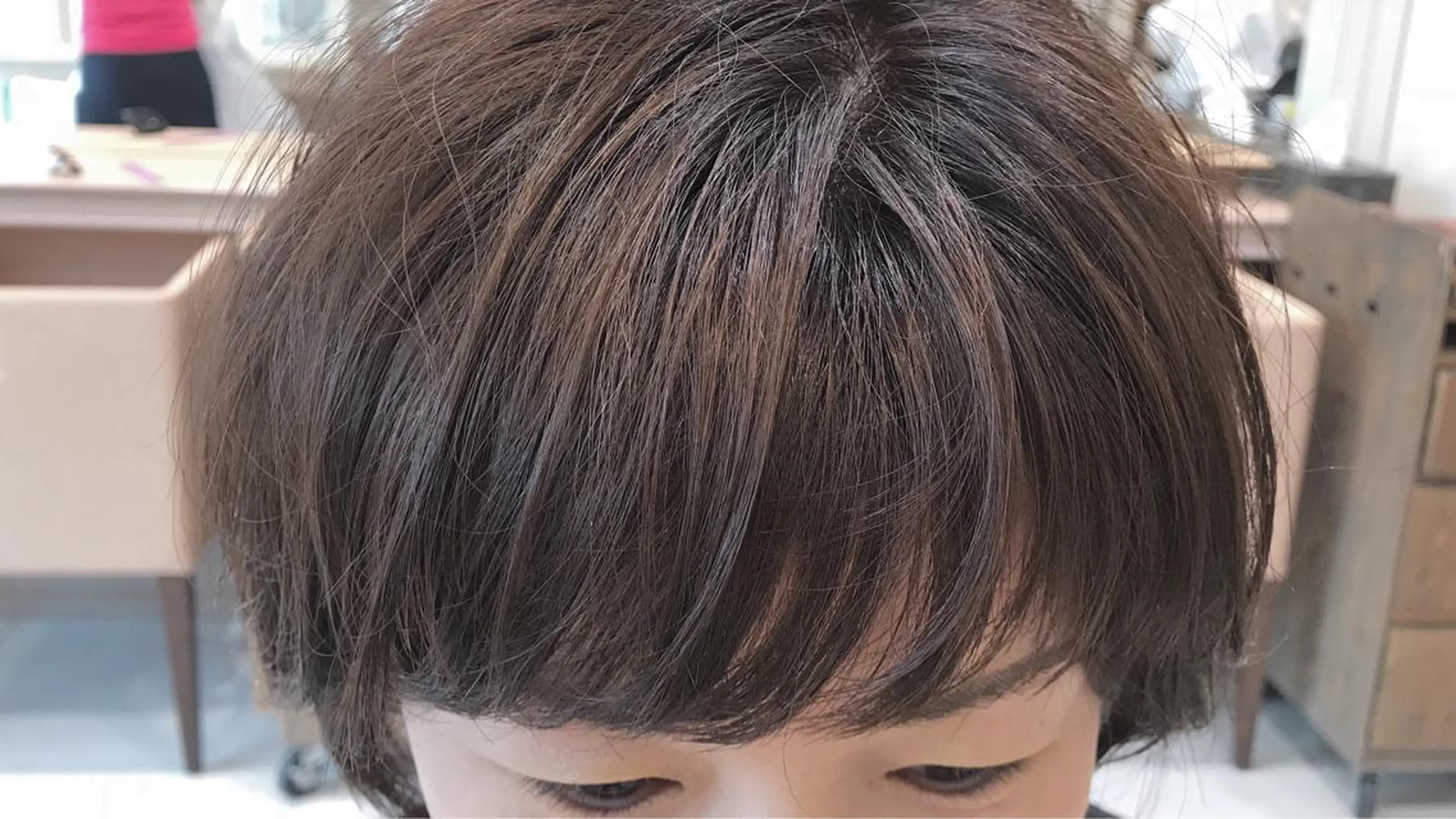 ショート カラー 透明感カラー イルミナカラー ウエモト タク ショート/レイヤーのヘアスタイル