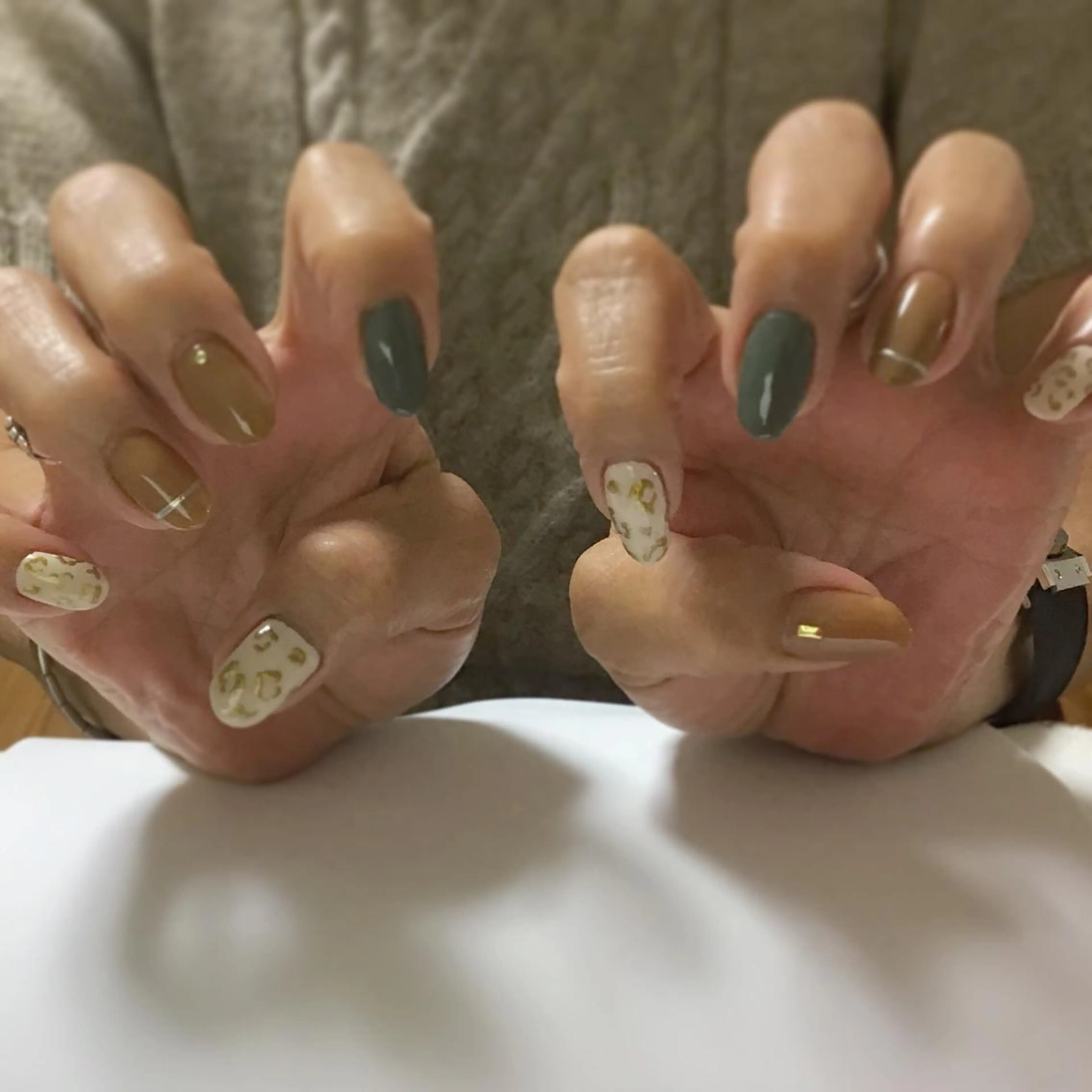 ネイル アニマル柄 ゴールド gui amichantoco所属・gui amichanのネイルデザイン