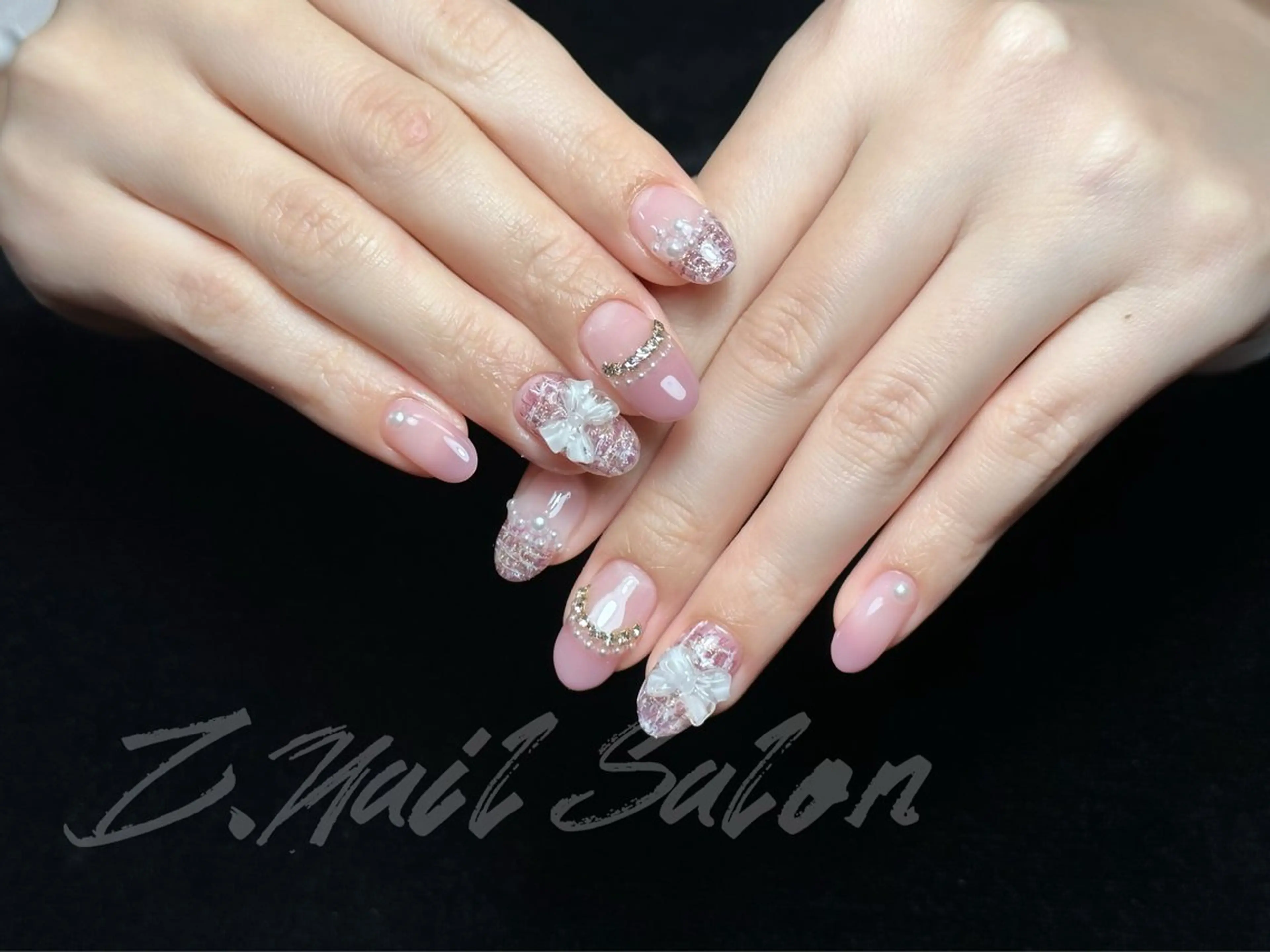 ネイル 長さ出し フットネイル フレンチネイル ジェルネイル ガラスフレンチ ハンドネイル Z.Nail Salonのネイルデザイン