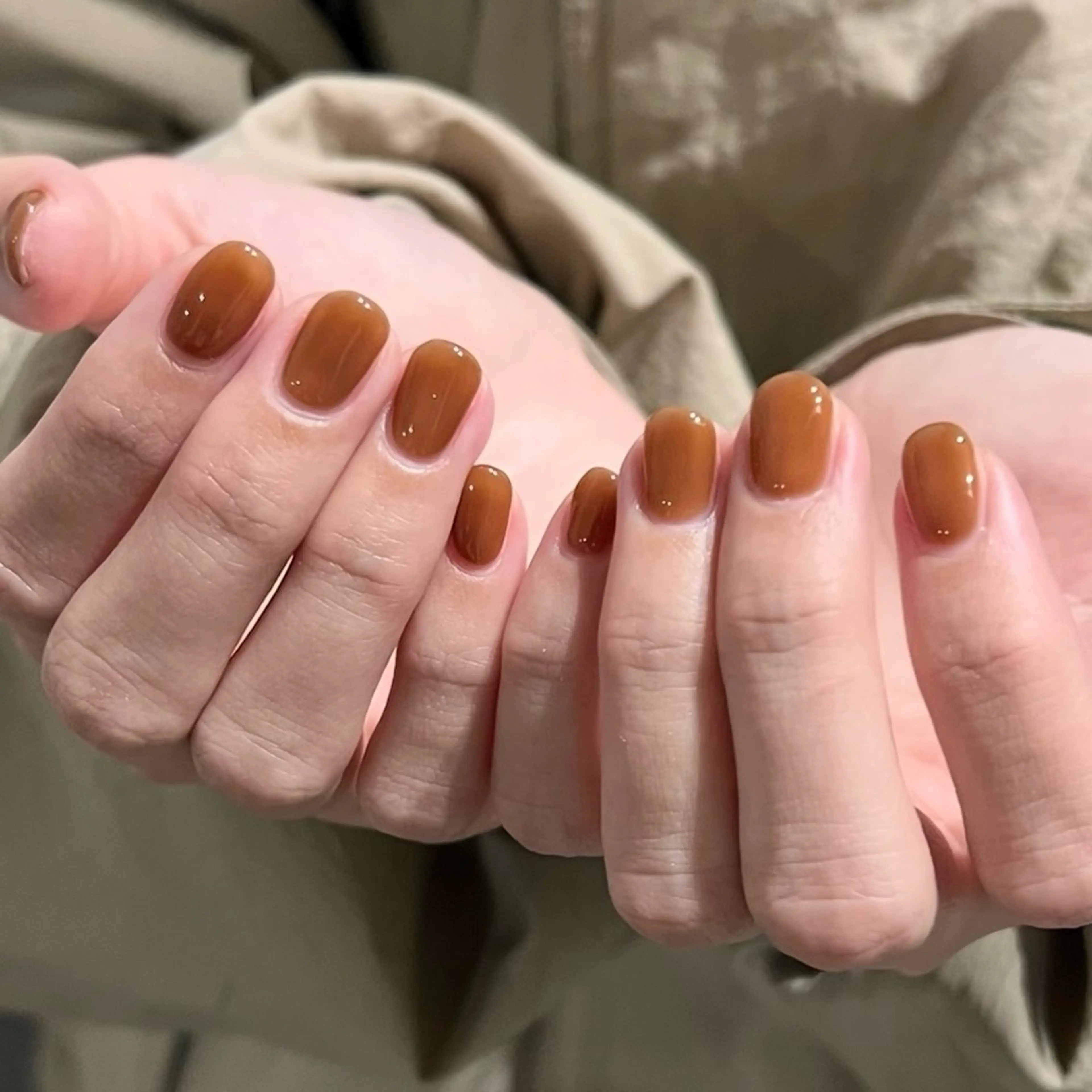 ネイル オーロラネイル フラッシュネイル フレンチネイル グラデーション キラキラネイル ハンドネイル Fleuri (フルリ)所属・Fleuri 🌿のネイルデザイン