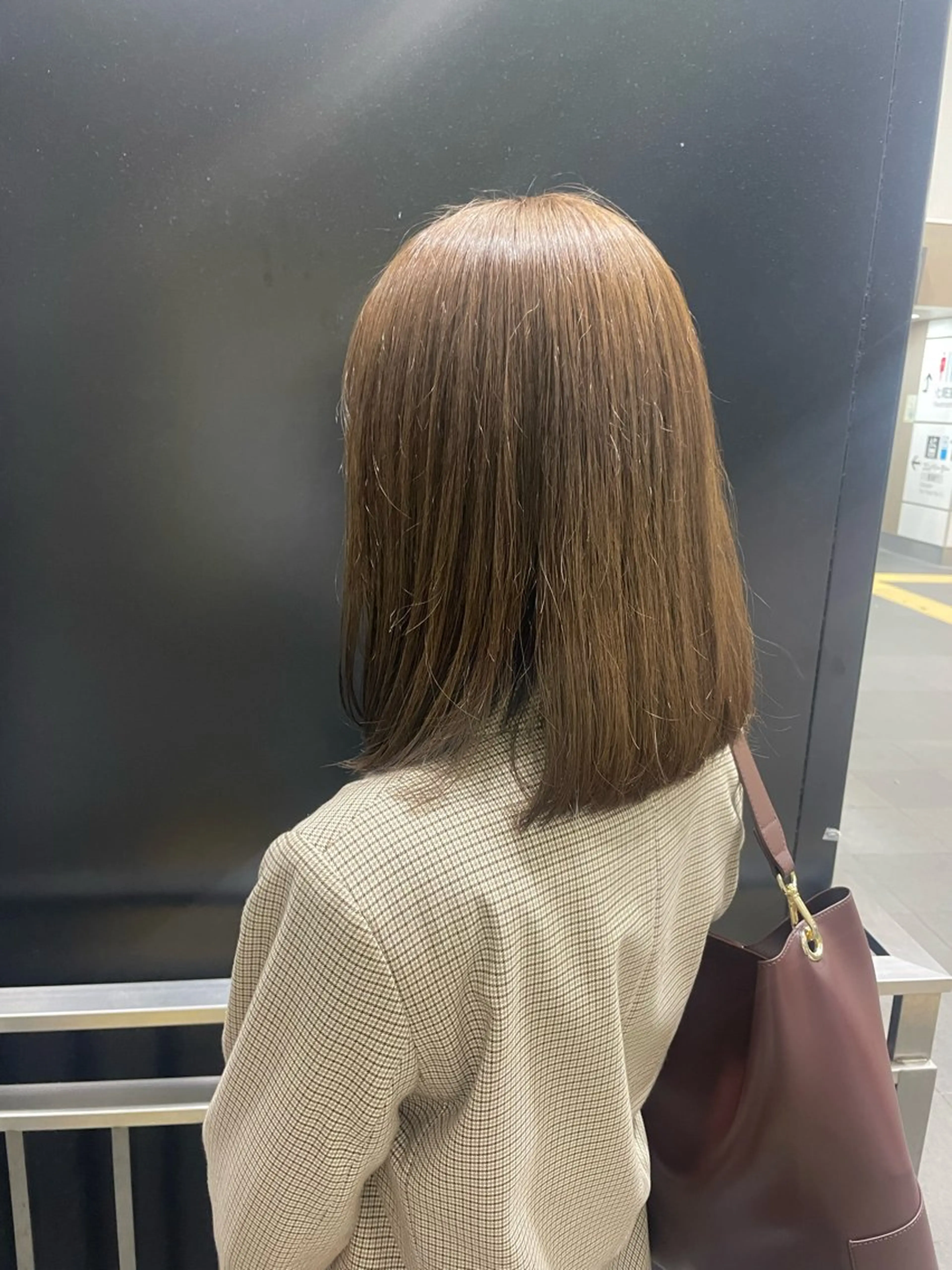 ミディアム カラー ベージュカラー ブリーチ ブリーチなしカラー オリーブベージュ カット ヘアカラー 野町好花 レイヤー/髪質改善のヘアスタイル