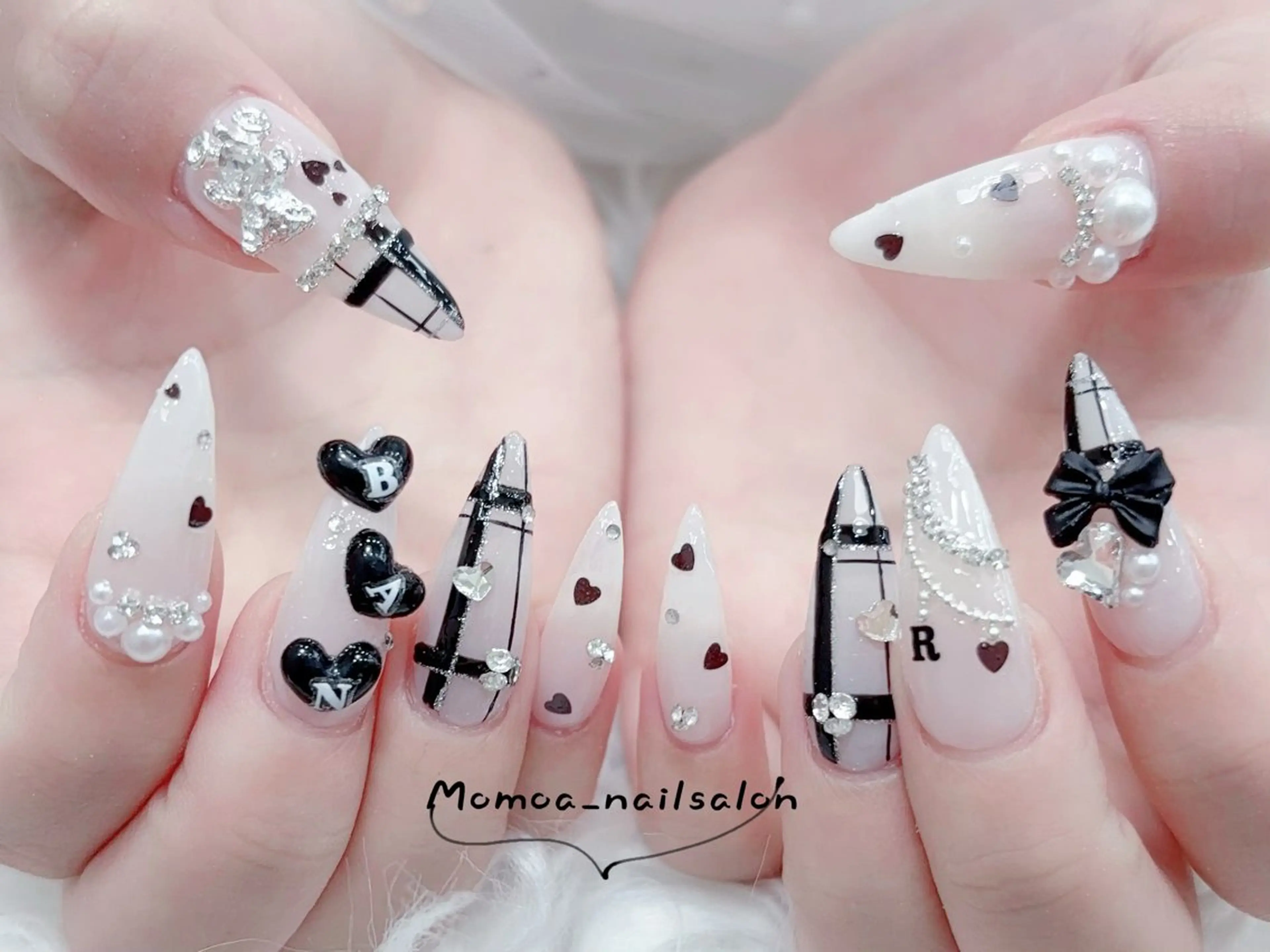 ネイル ハロウィン キラキラネイル 韓国ネイル スカルプネイル ハンドネイル MoMoA Nail ネイル長さ出し専門店のネイルデザイン