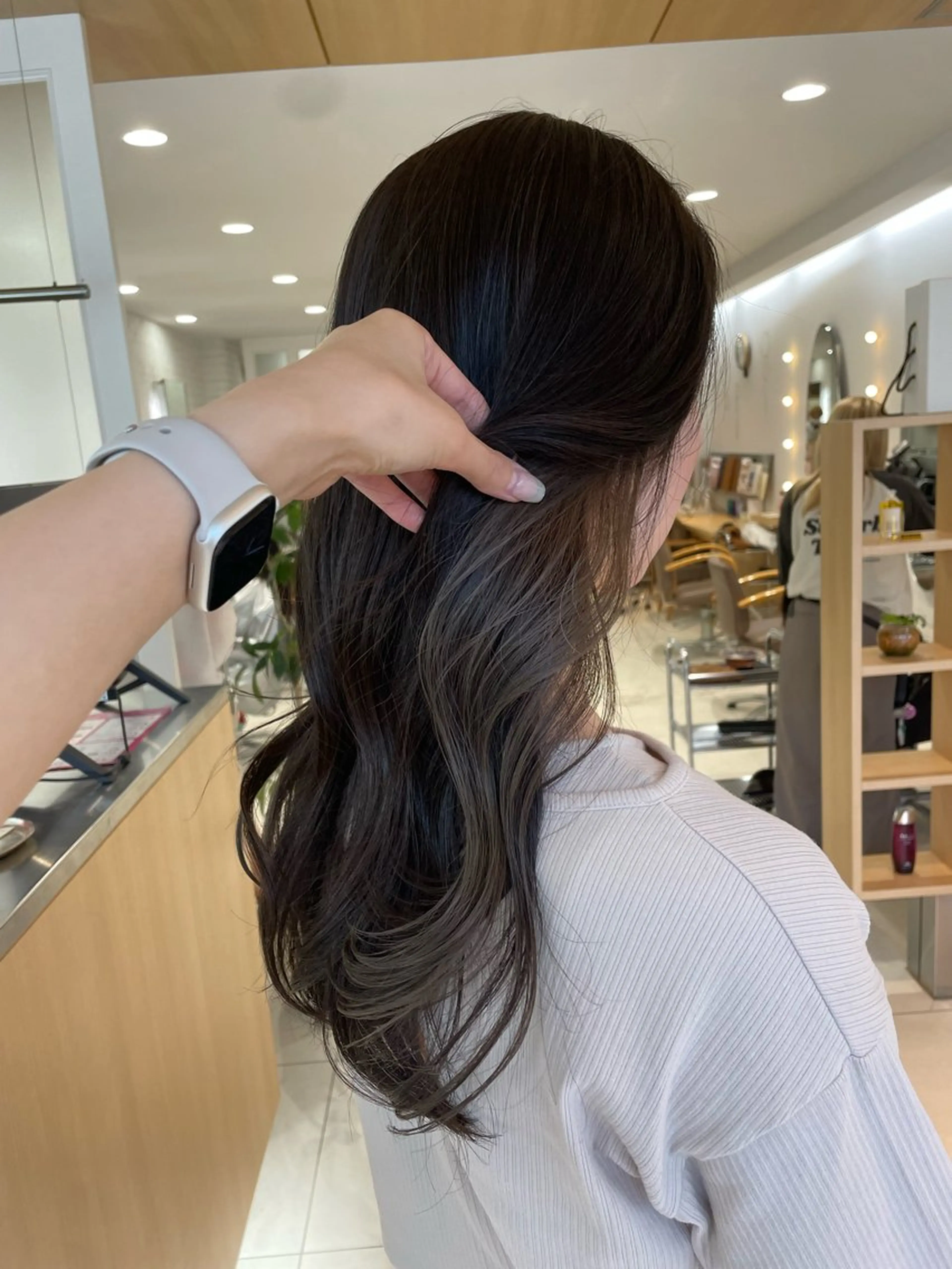 ロング 顔まわりレイヤー 姫カット 韓国風ヘア レイヤーカット ロング ヘアカラー トリートメント nuu 栄所属・🧸SAKI🎀 韓国レイヤーのヘアスタイル