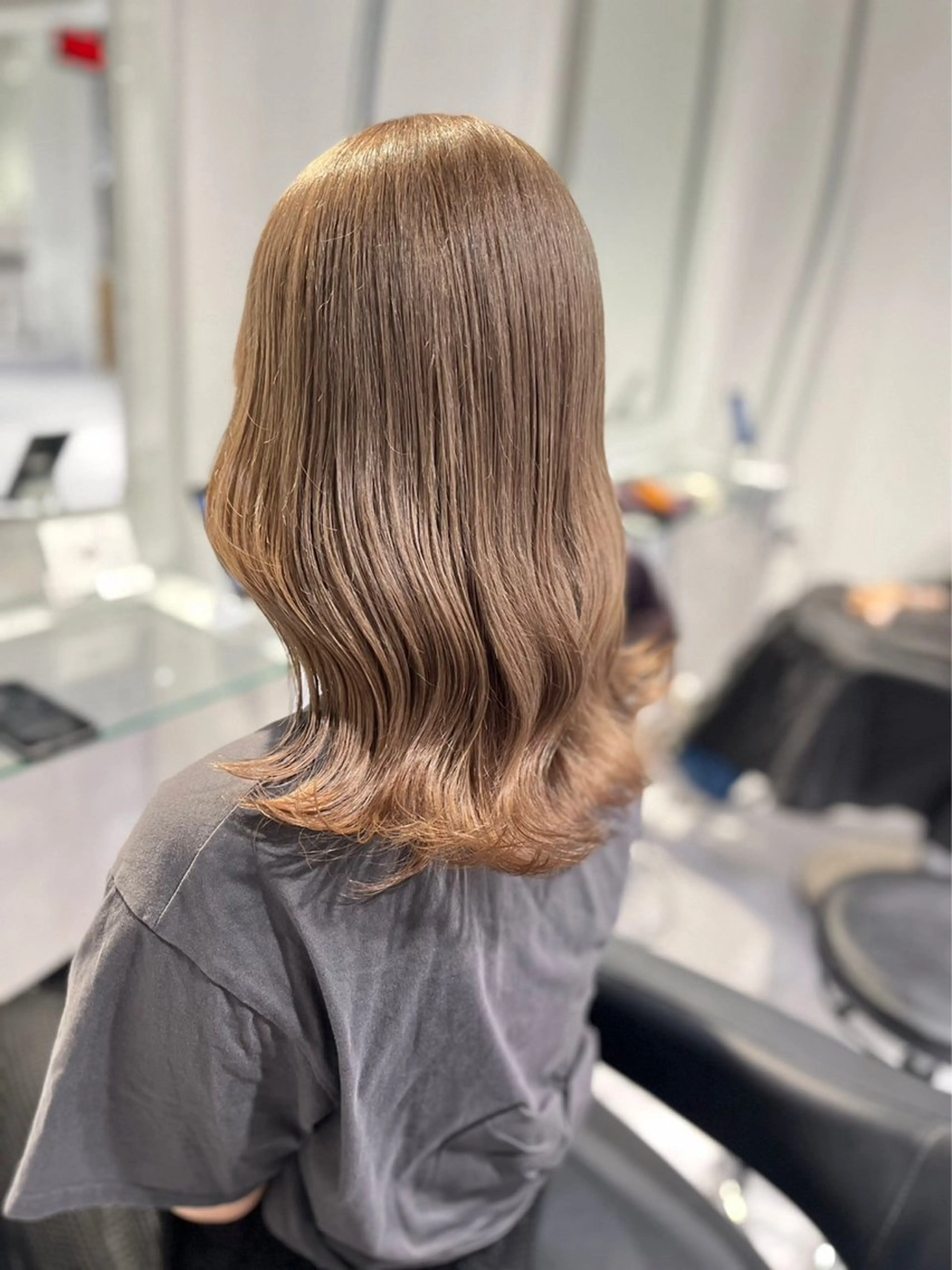 ロング メンズ ヘアカラー トリートメント 艶感ミルクティー🤍 色落ち綺麗🤍ともやのヘアスタイル