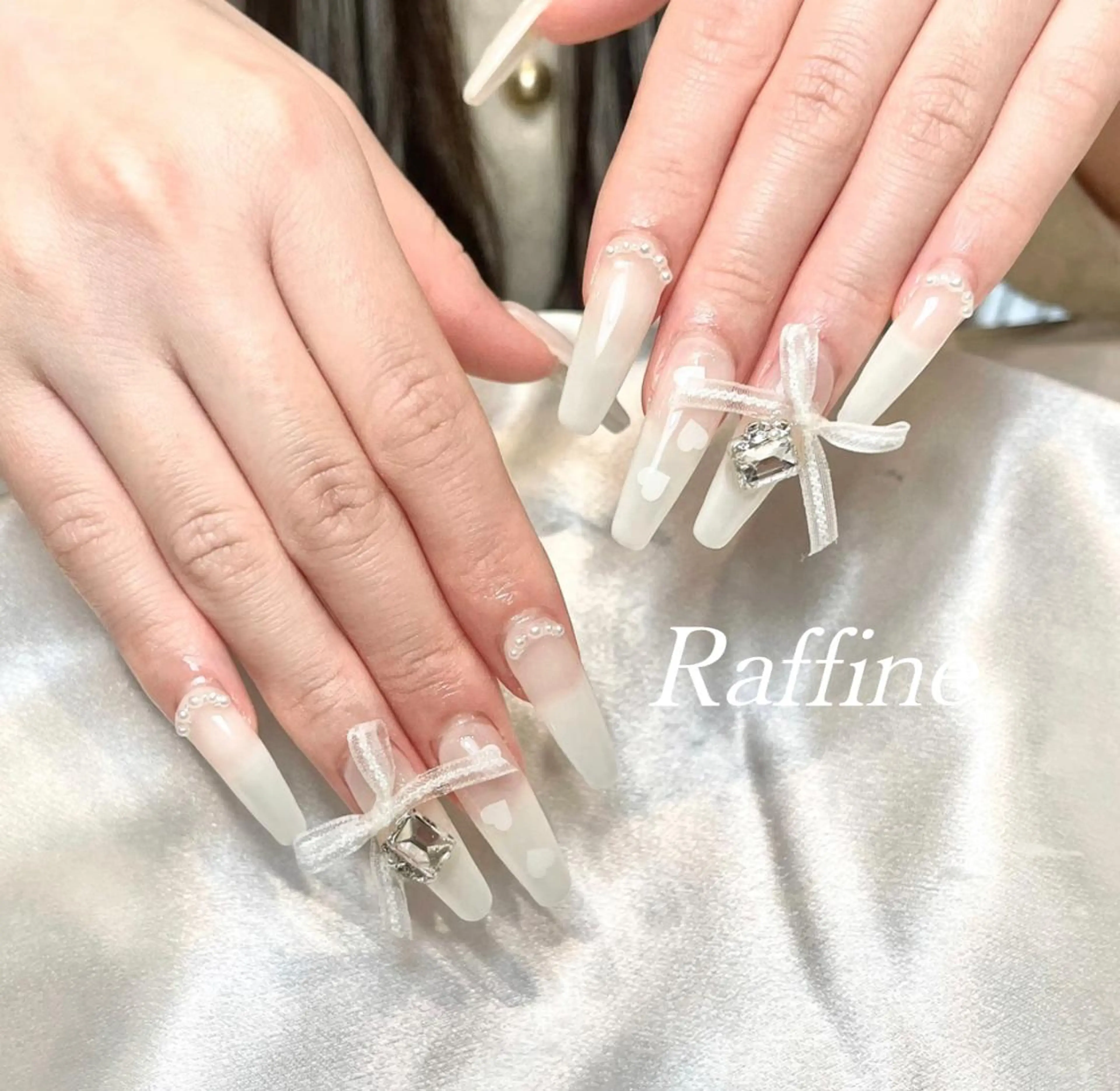 ネイル RAFFINE 月🦋🩵のネイルデザイン