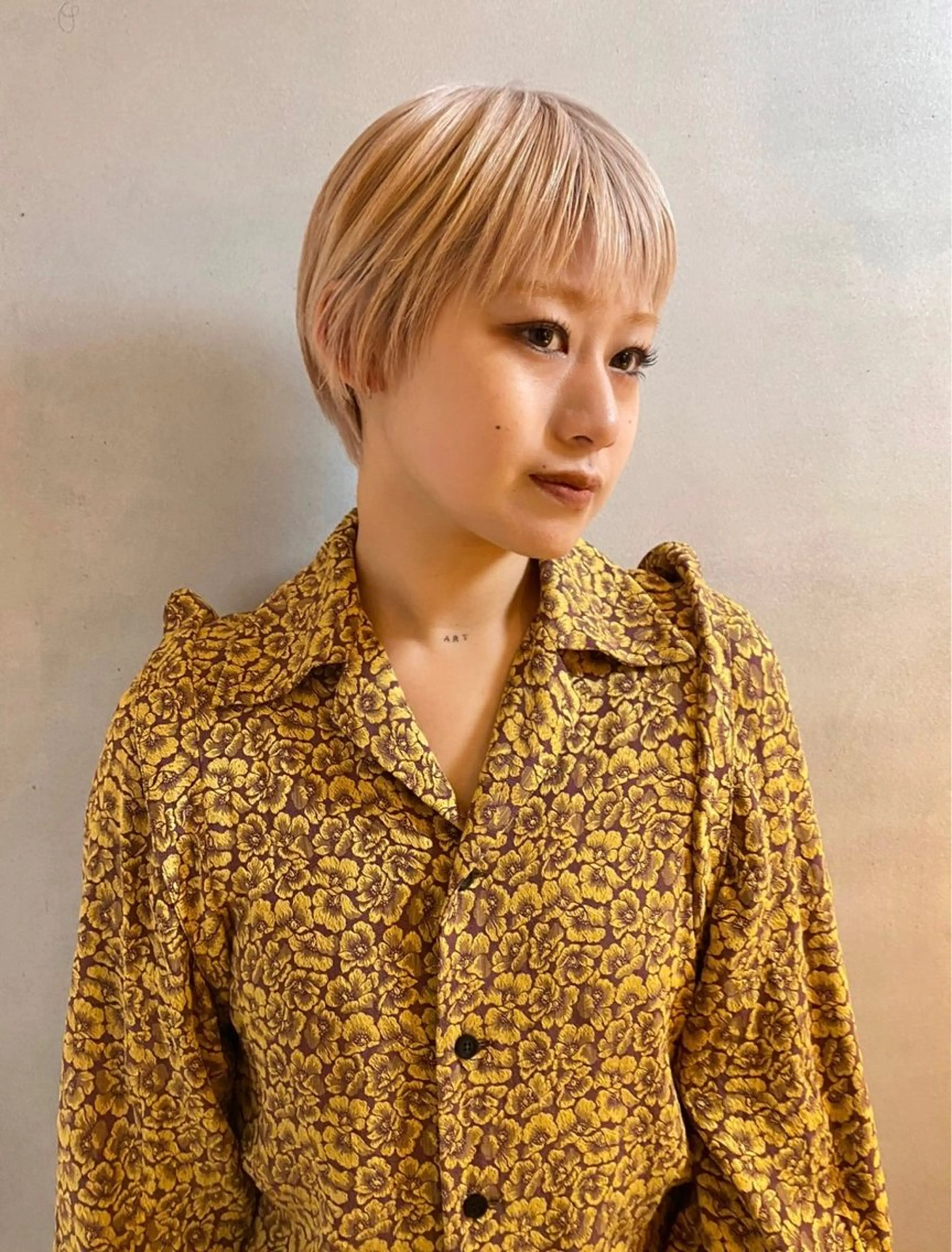 ショート カラー ハイトーンカラー 暖色カラー/縮毛矯正 なーな🎀🤍のヘアスタイル