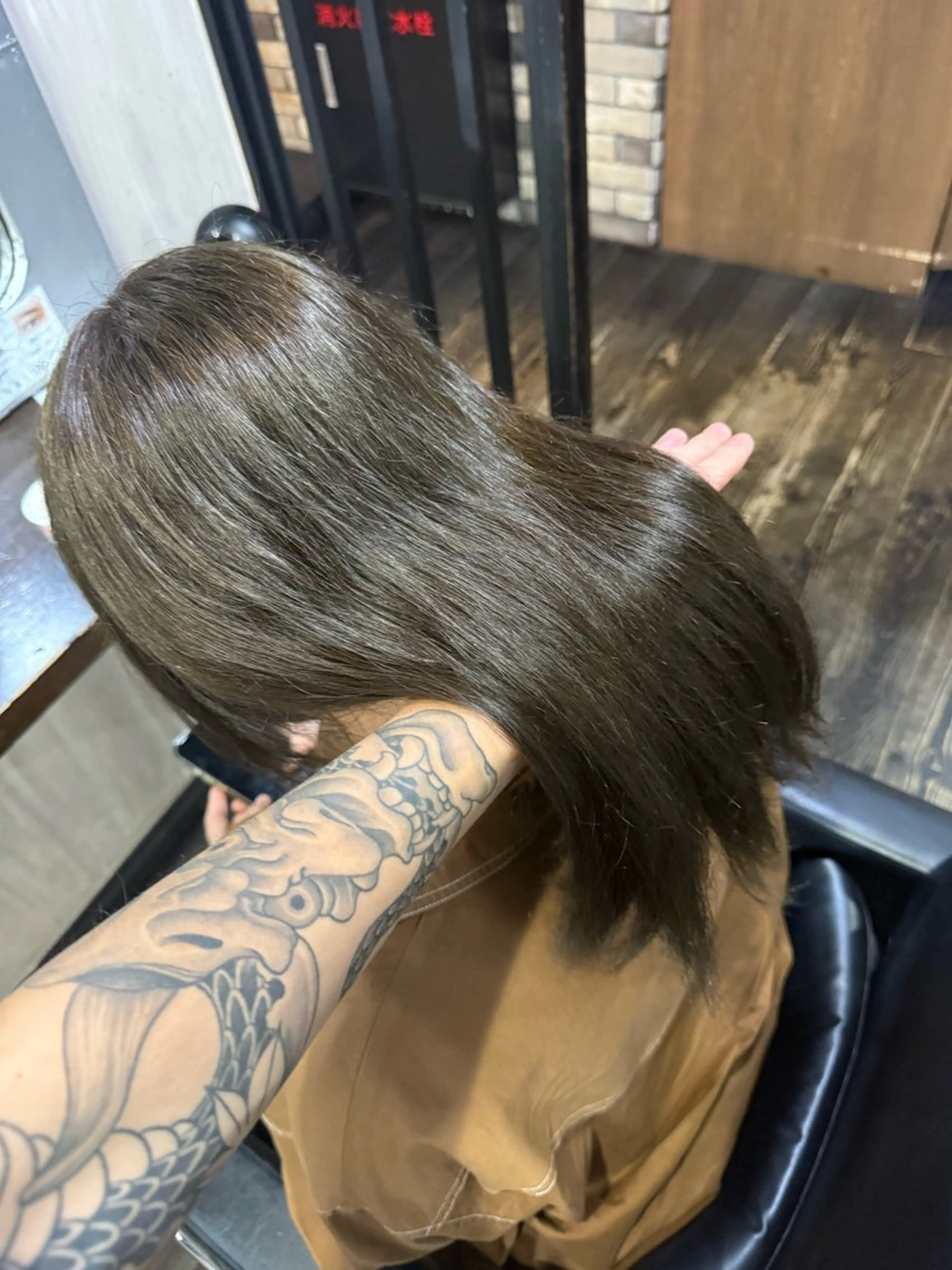 セミロング カラー ブリーチ ケアカラー 透明感カラー グレージュ ブリーチなしカラー ヘアカラー トリートメント メンズカット/パーマ 艶カラーTAIGA︎のヘアスタイル