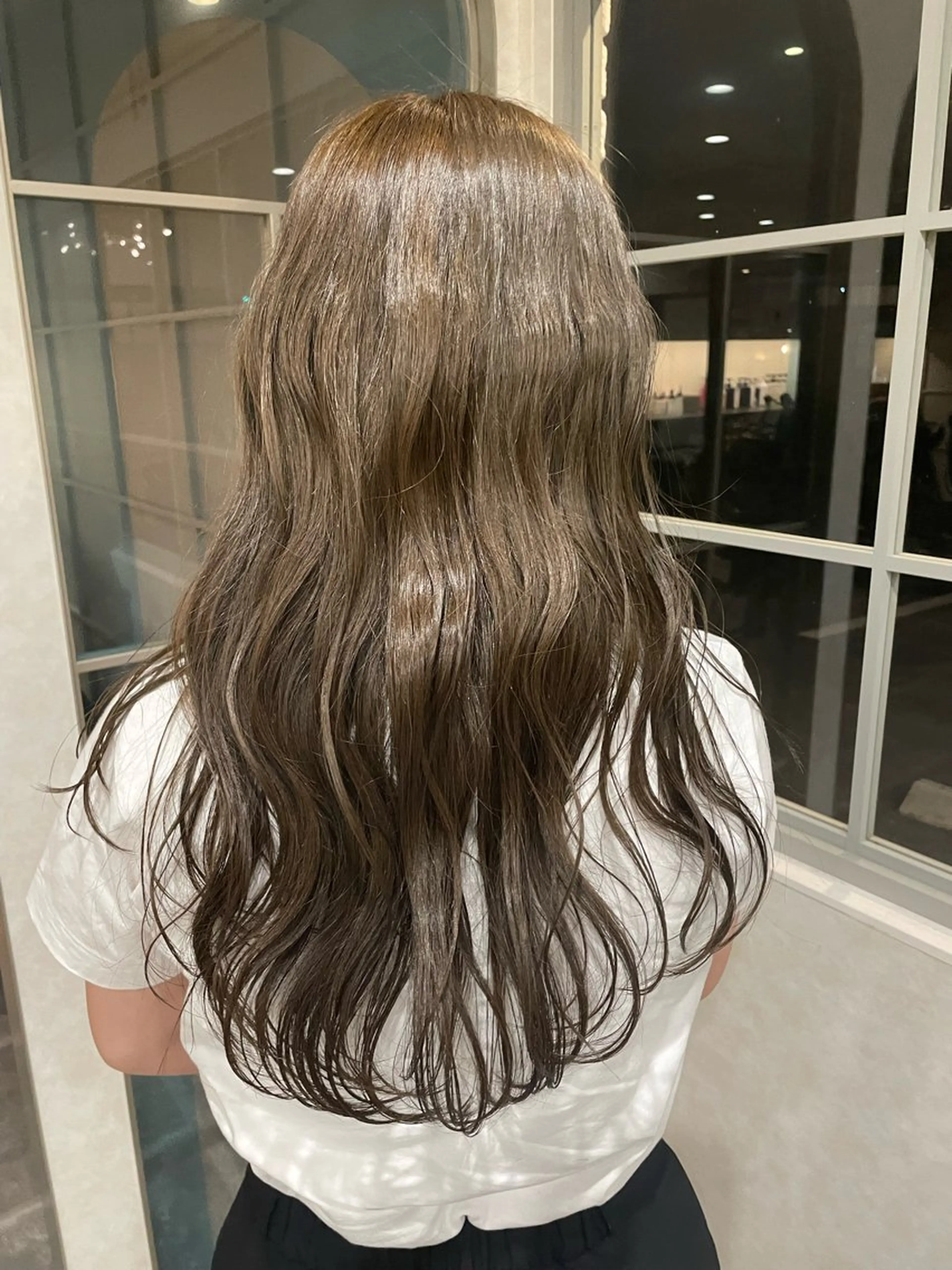 ロング カラー ベージュカラー ブリーチ ダブルカラー ブリーチなしカラー オリーブベージュ ヘアカラー Then所属・ハイトーン/艶カラー /アレンジ/manaのヘアスタイル