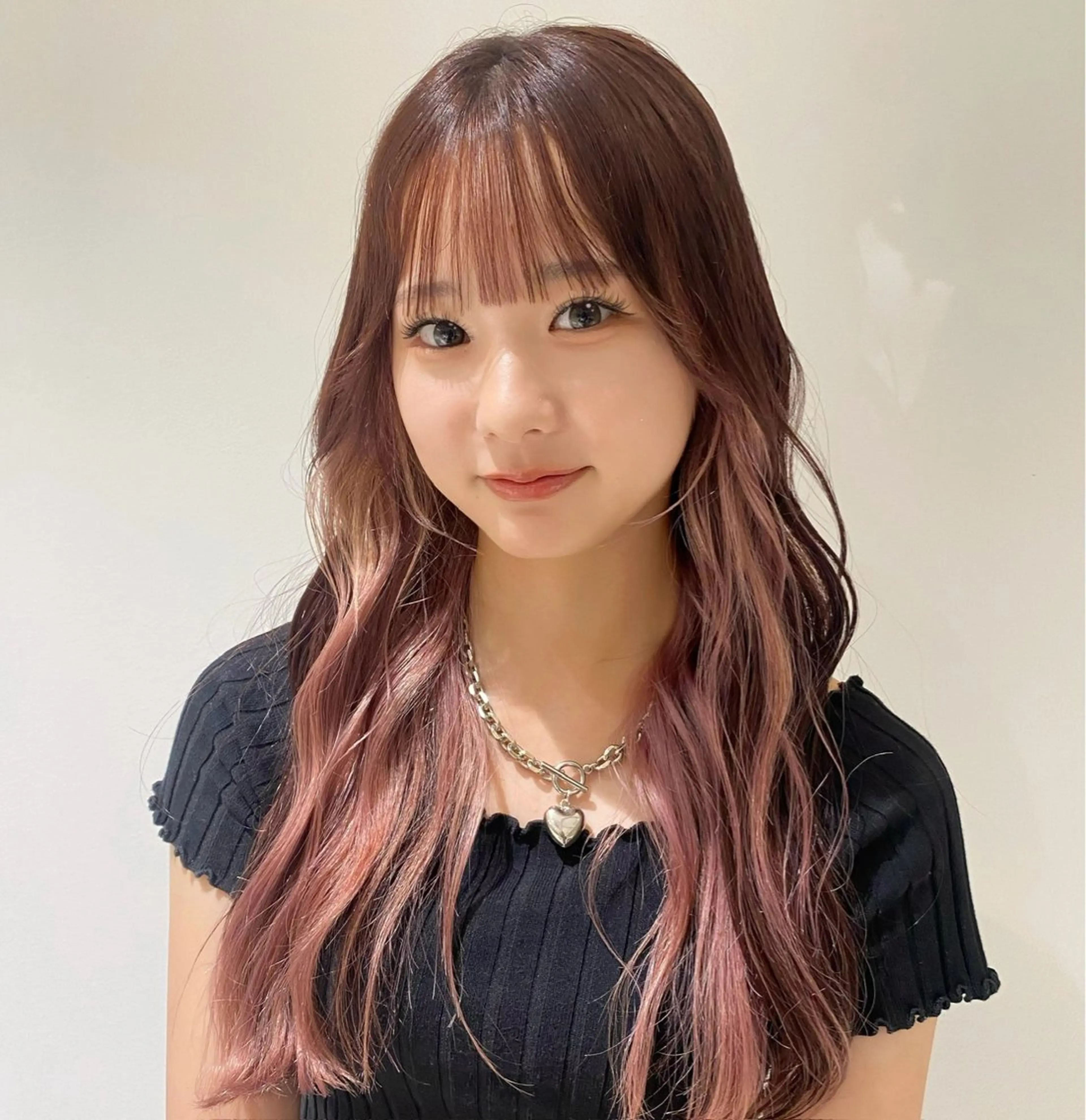 ロング カラー デザインカラー ハイトーンカラー レイヤーカット ウルフカット 原 優季のヘアスタイル