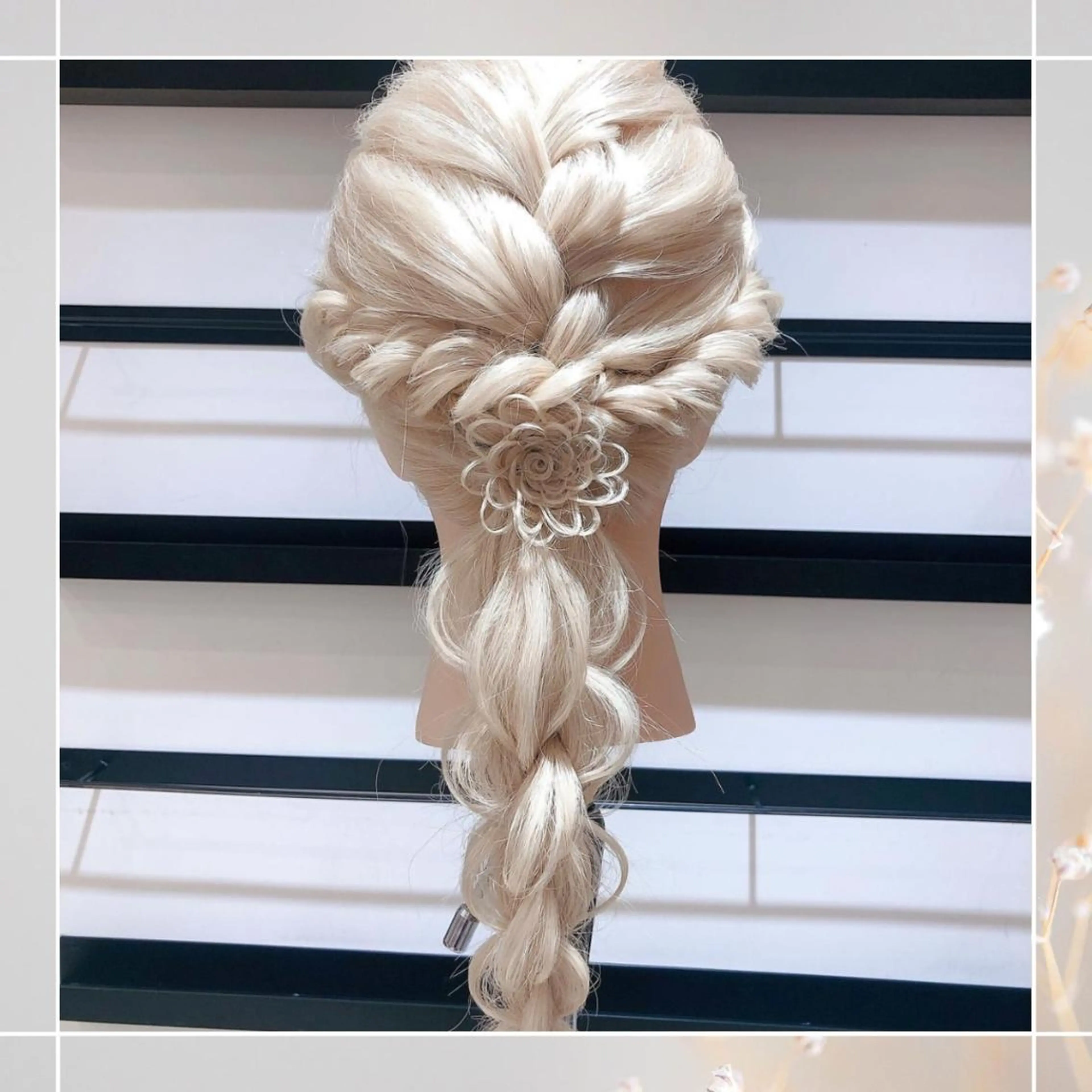 セミロング ヘアアレンジ ヘアセット 👑艶髪・パーソナル カラー・メイク真鍋涼のヘアスタイル