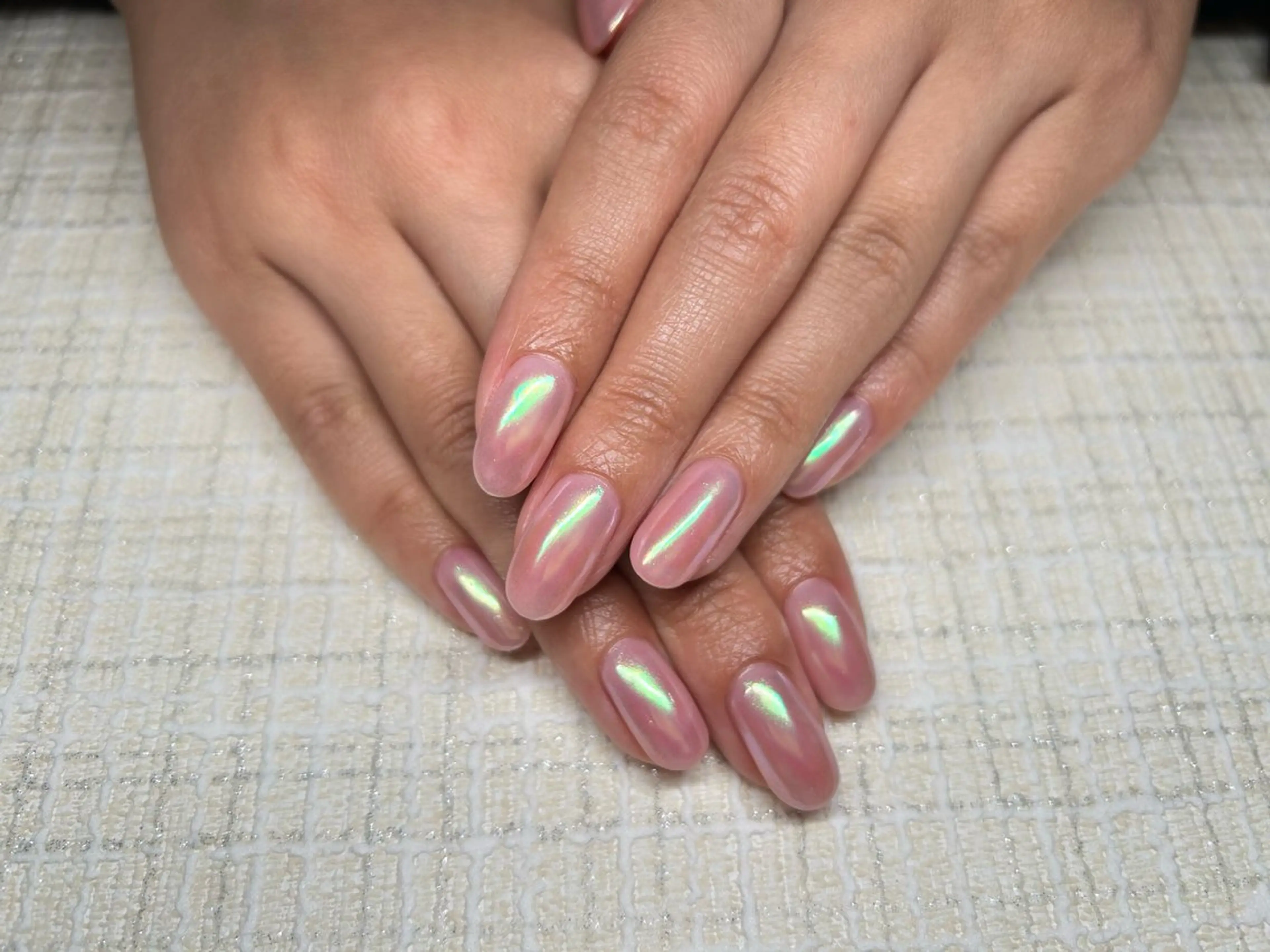 ネイル オーロラネイル シンプルネイル Lisa’s Salonのネイルデザイン