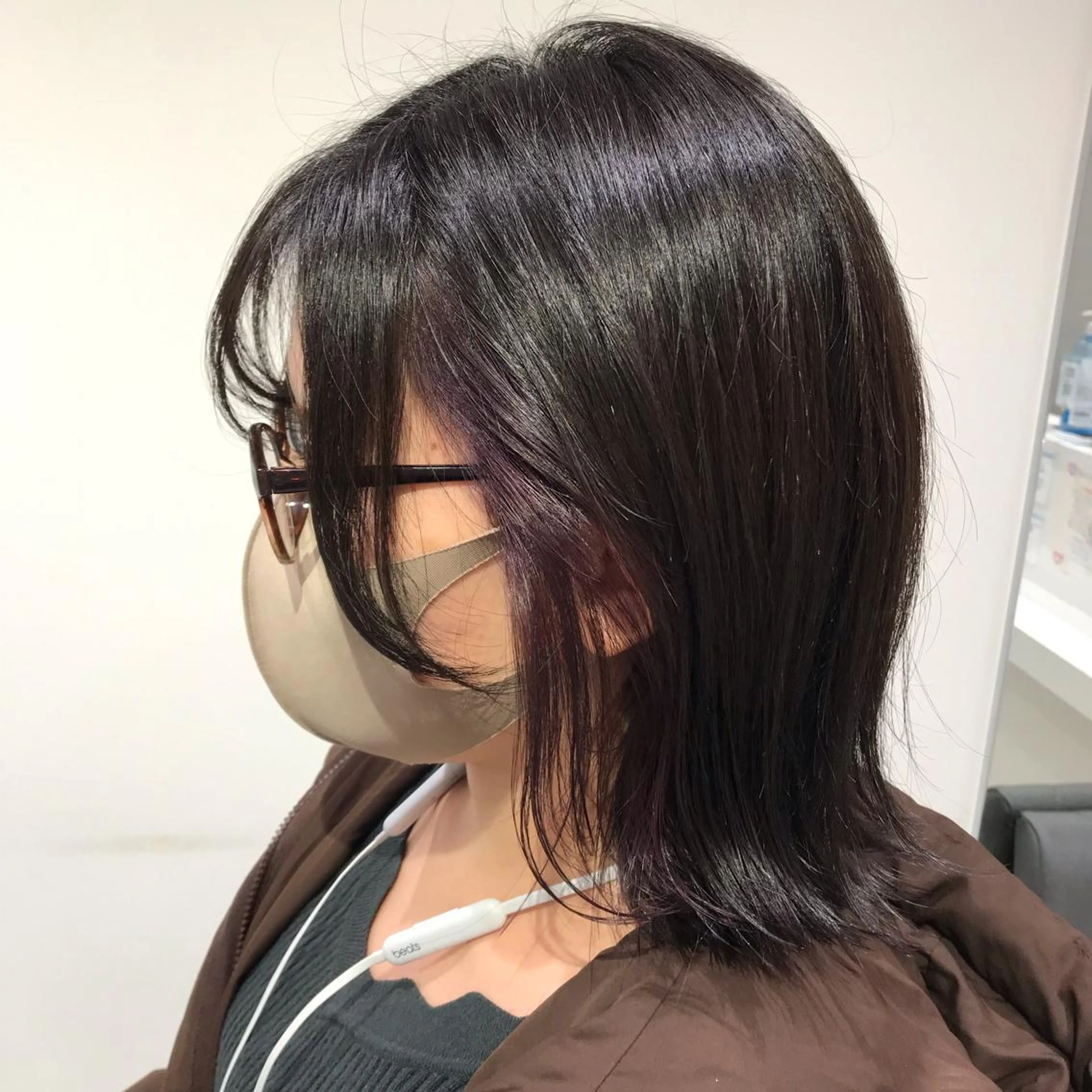 ミディアム カラー ブリーチ ブルーカラー ブルージュ 透明感カラー イヤリングカラー ヘアカラー トリートメント 暖色カラー🌹 中山由梨のヘアスタイル