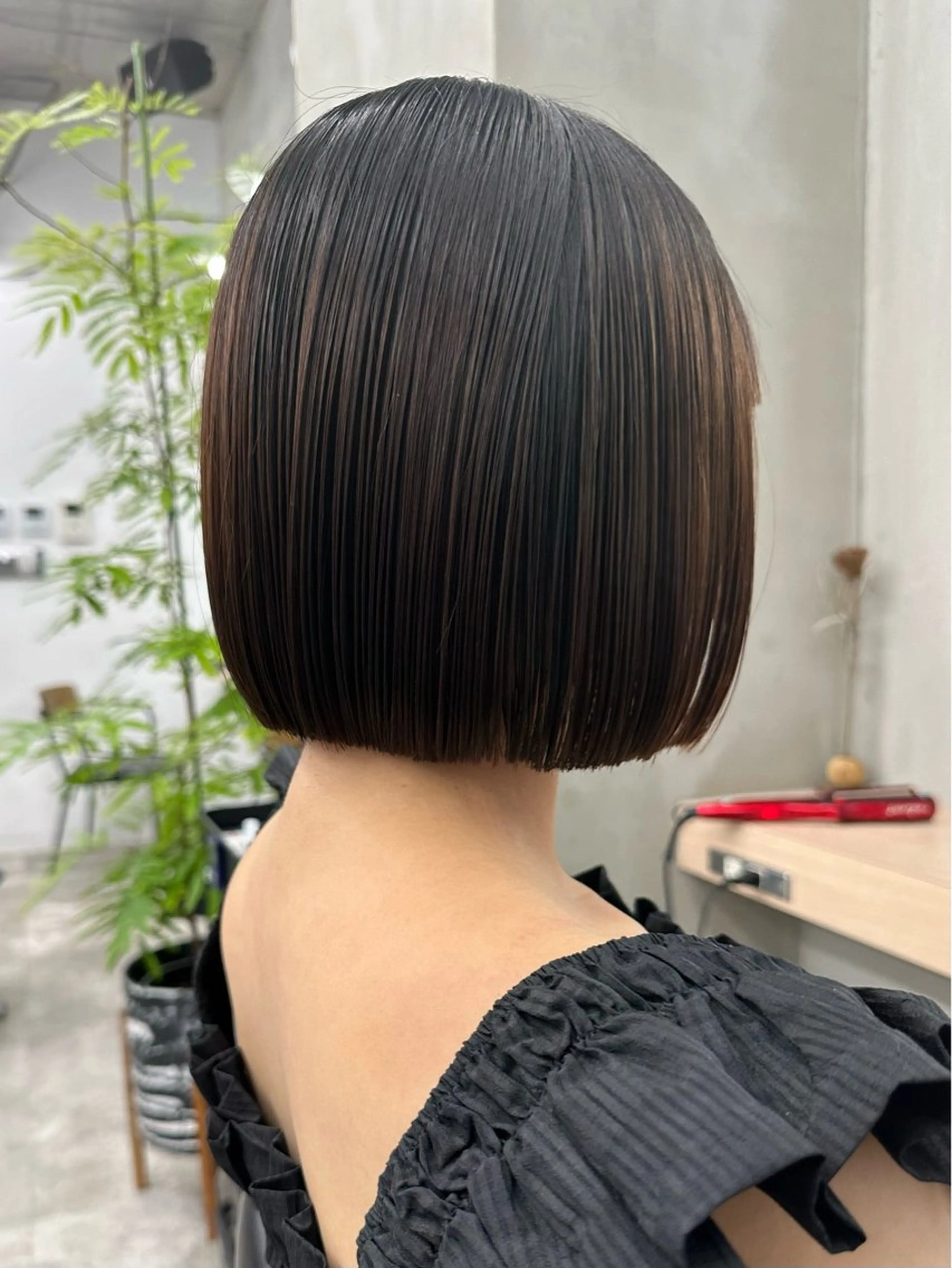 ミディアム カット ヘアカラー 切りっぱなしボブ/ 小顔ボブNANAのヘアスタイル