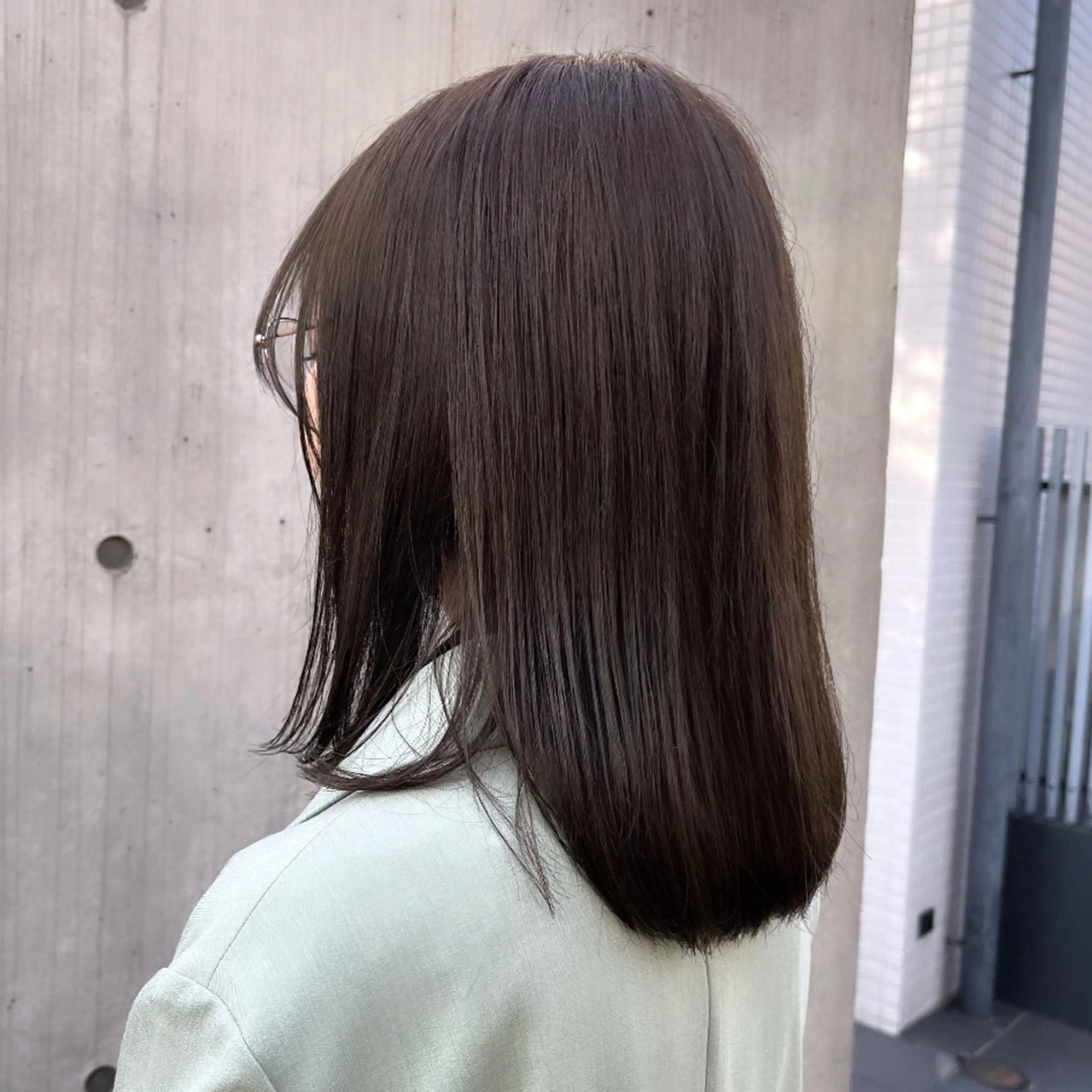 ミディアム カラー ブラウンカラー 透明感カラー グレージュ オリーブブラウン オリーブグレージュ ヘアカラー トリートメント ヘッドスパ ヘアセット カジュアルを女っぽく 𝗮𝘆𝗮𝗰𝗼のヘアスタイル