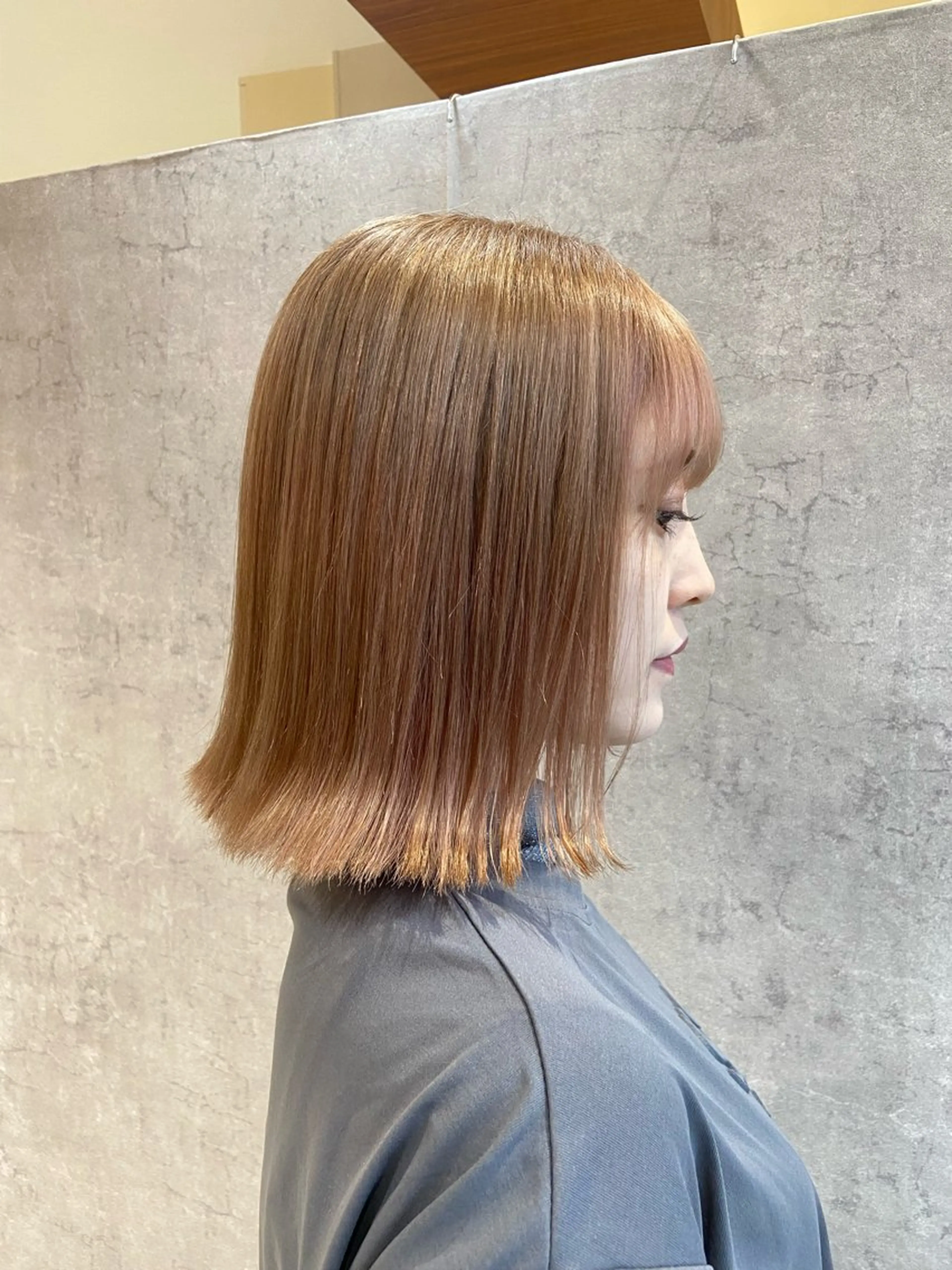 カラー Hirona ベージュ/暖色カラーのヘアスタイル