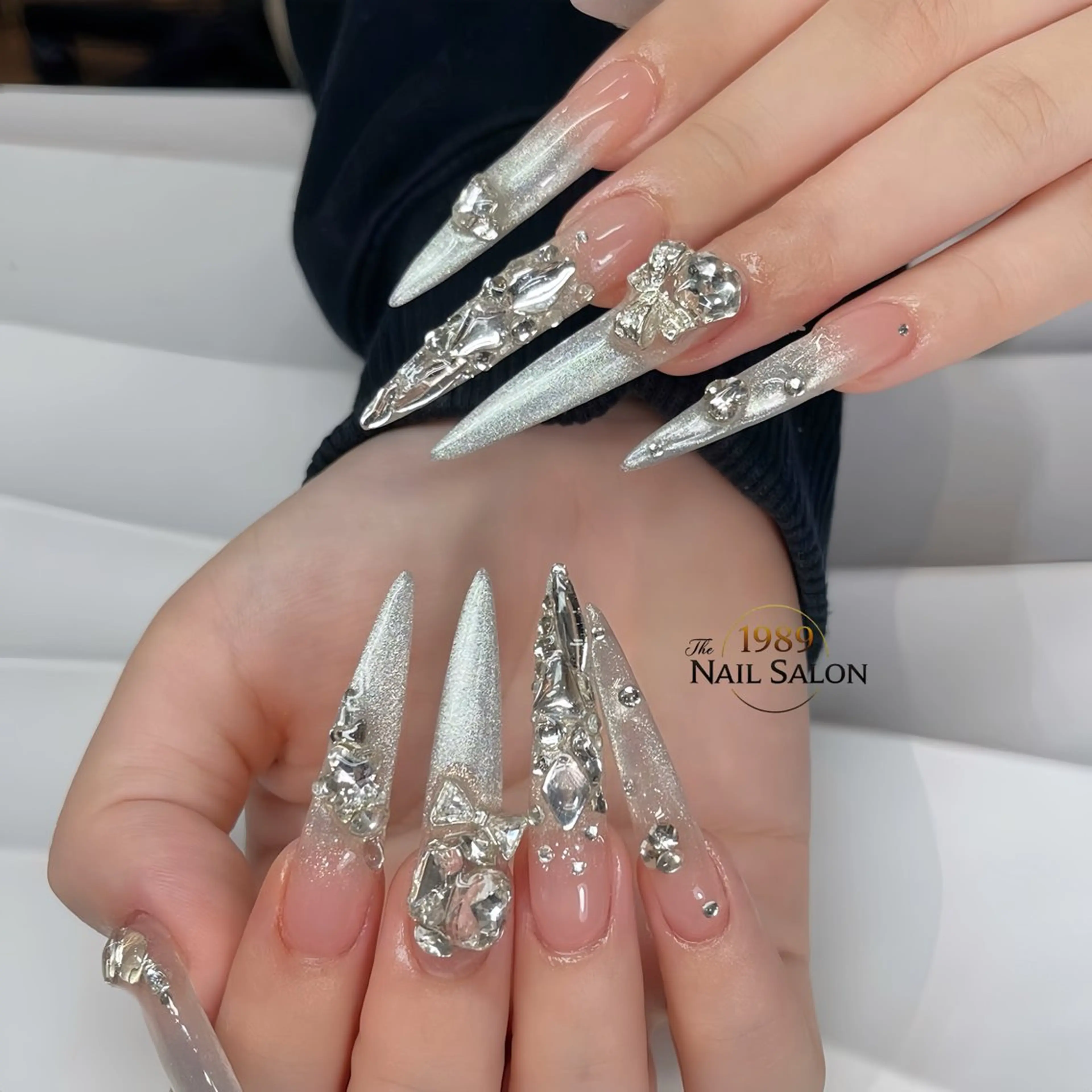 ネイル ロングネイル スーパーロングネイル ハンドネイル The 1989 Nail Salonのネイルデザイン