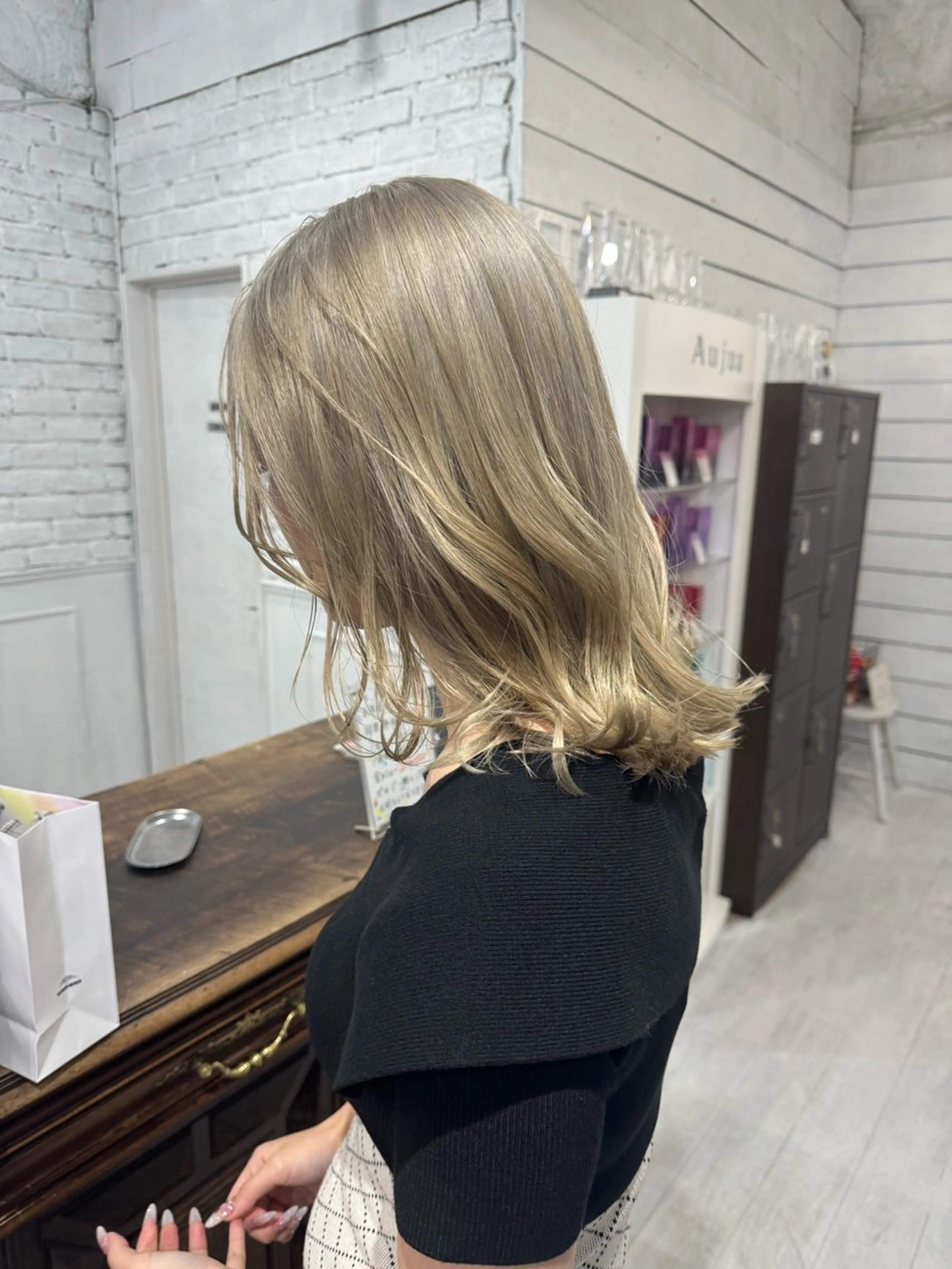 セミロング カラー ヘアカラー トリートメント SALOWIN札幌大通り所属・札幌ハイトーン/ ブリーチカラー/ドイのヘアスタイル