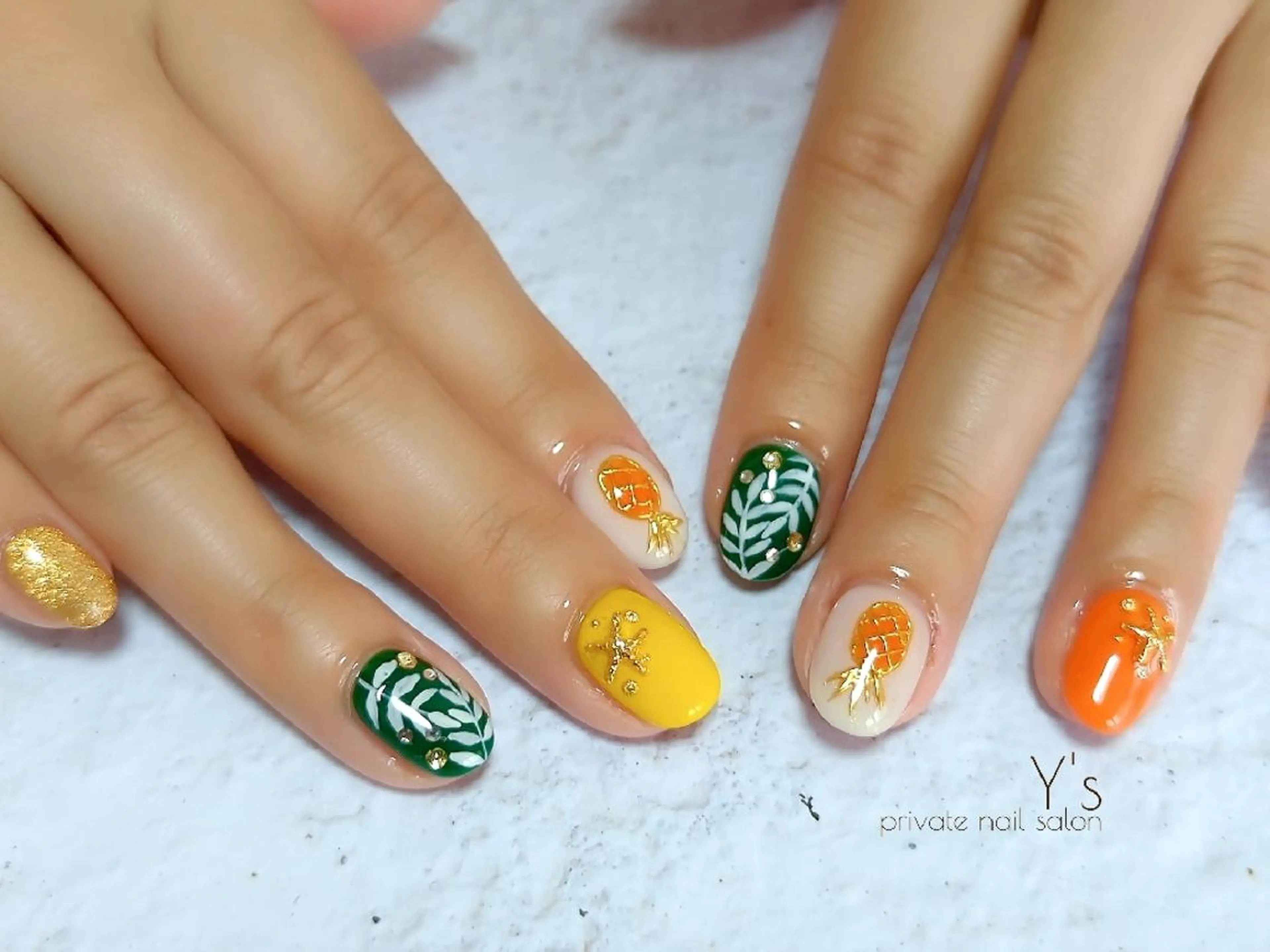 ネイル ハンドネイル YUMI NAGAI  のネイルデザイン