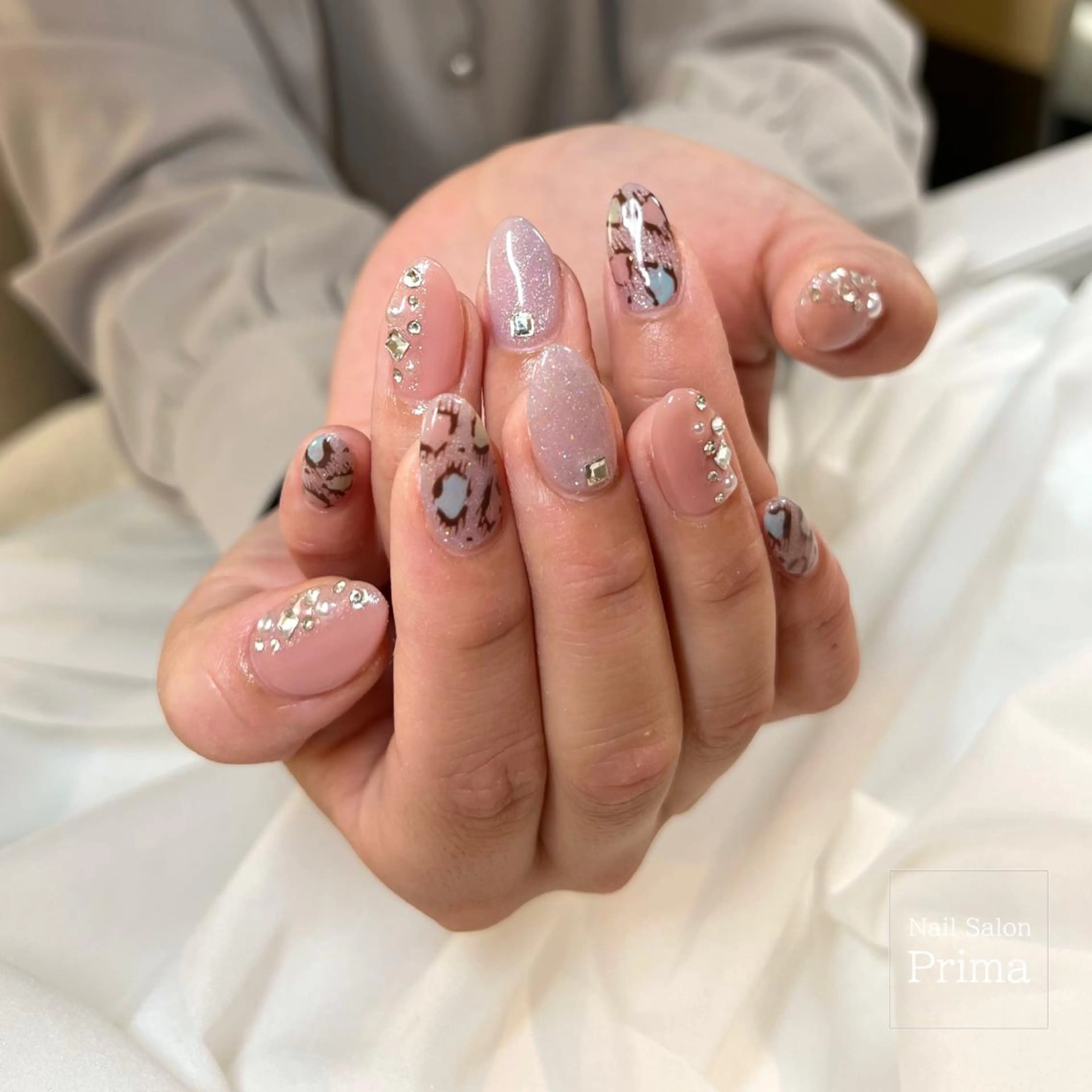 セミロング ネイル ストーンネイル SalonPrima Nail & Eyeのネイルデザイン