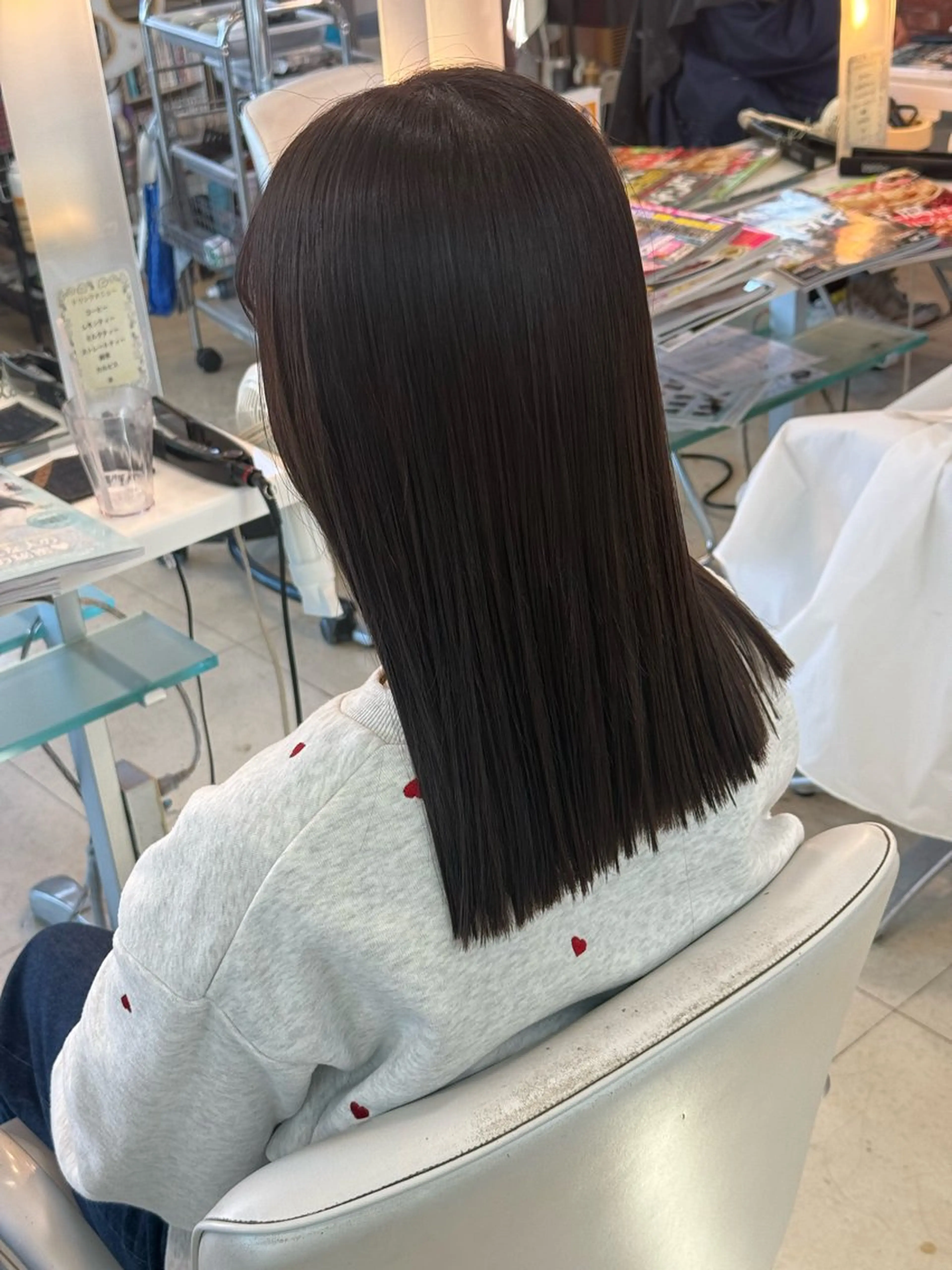 セミロング カット ヘアカラー トリートメント 井上 歩のヘアスタイル