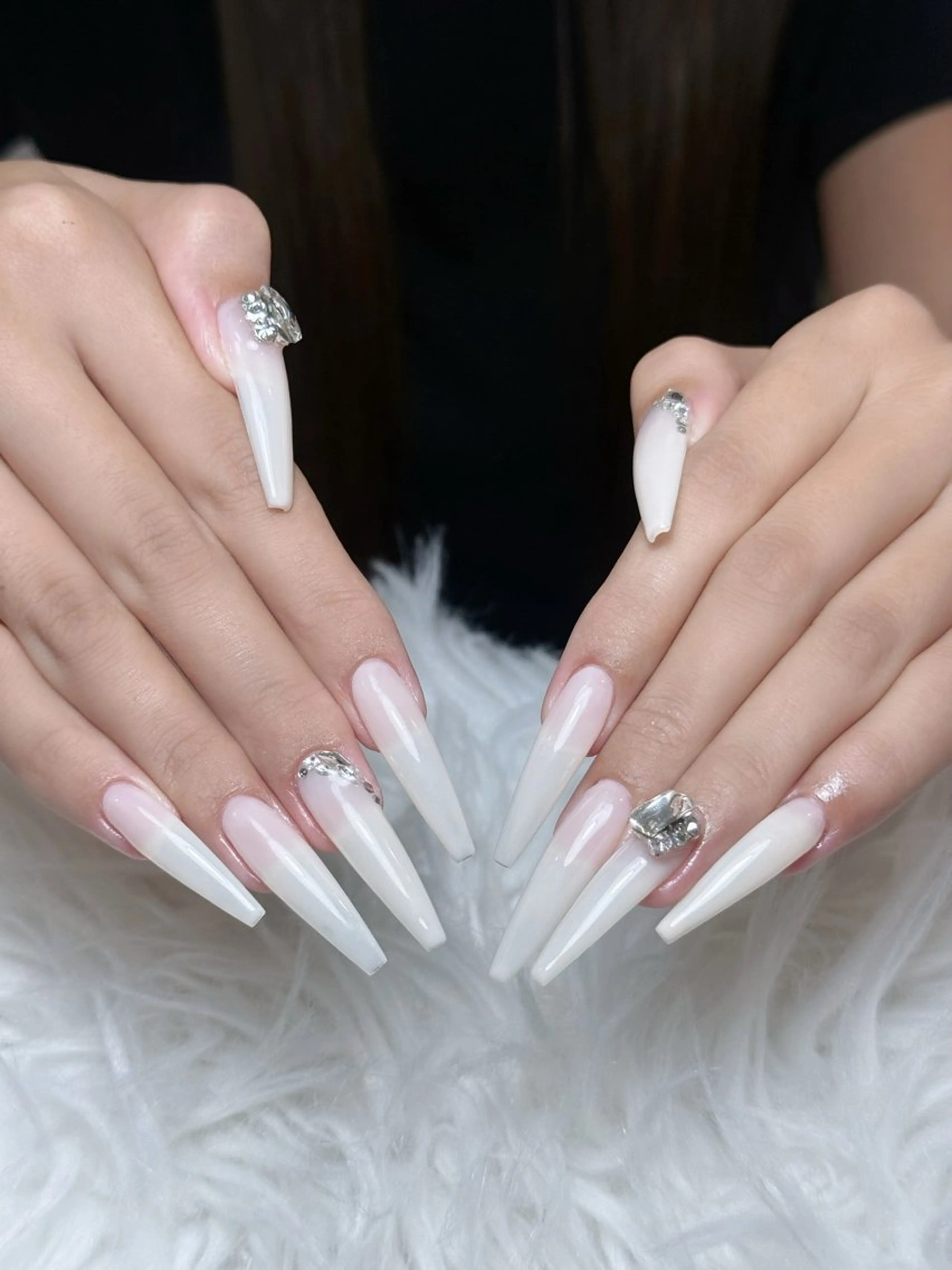 ネイル フレンチネイル ジェルネイル キラキラネイル 韓国ネイル マグネットネイル ハンドネイル Julli nail studio所属・Julli NailStudioのネイルデザイン