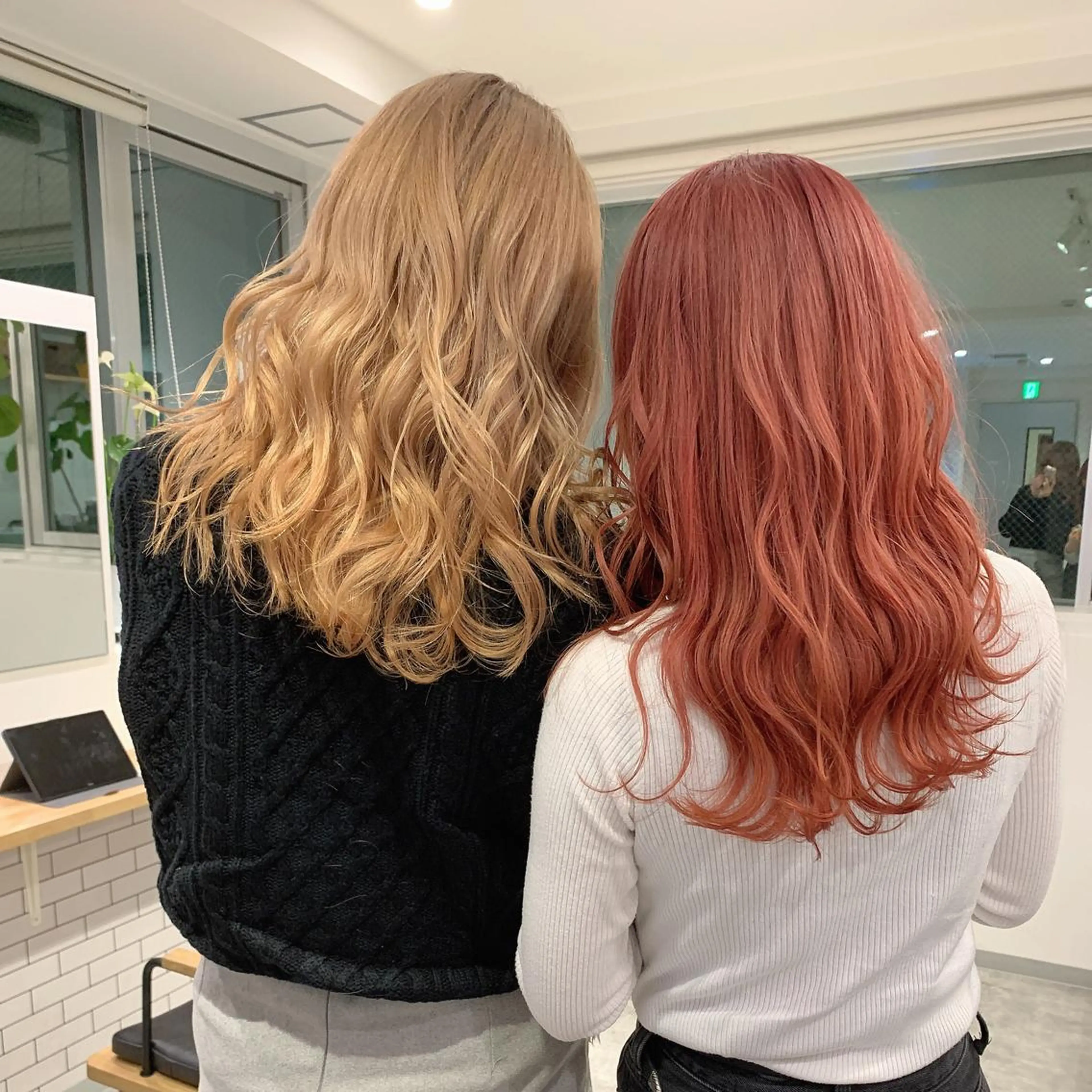 ロング アッシュ ハイライト レイヤーカット ヘアカラー stylist ネネのヘアスタイル