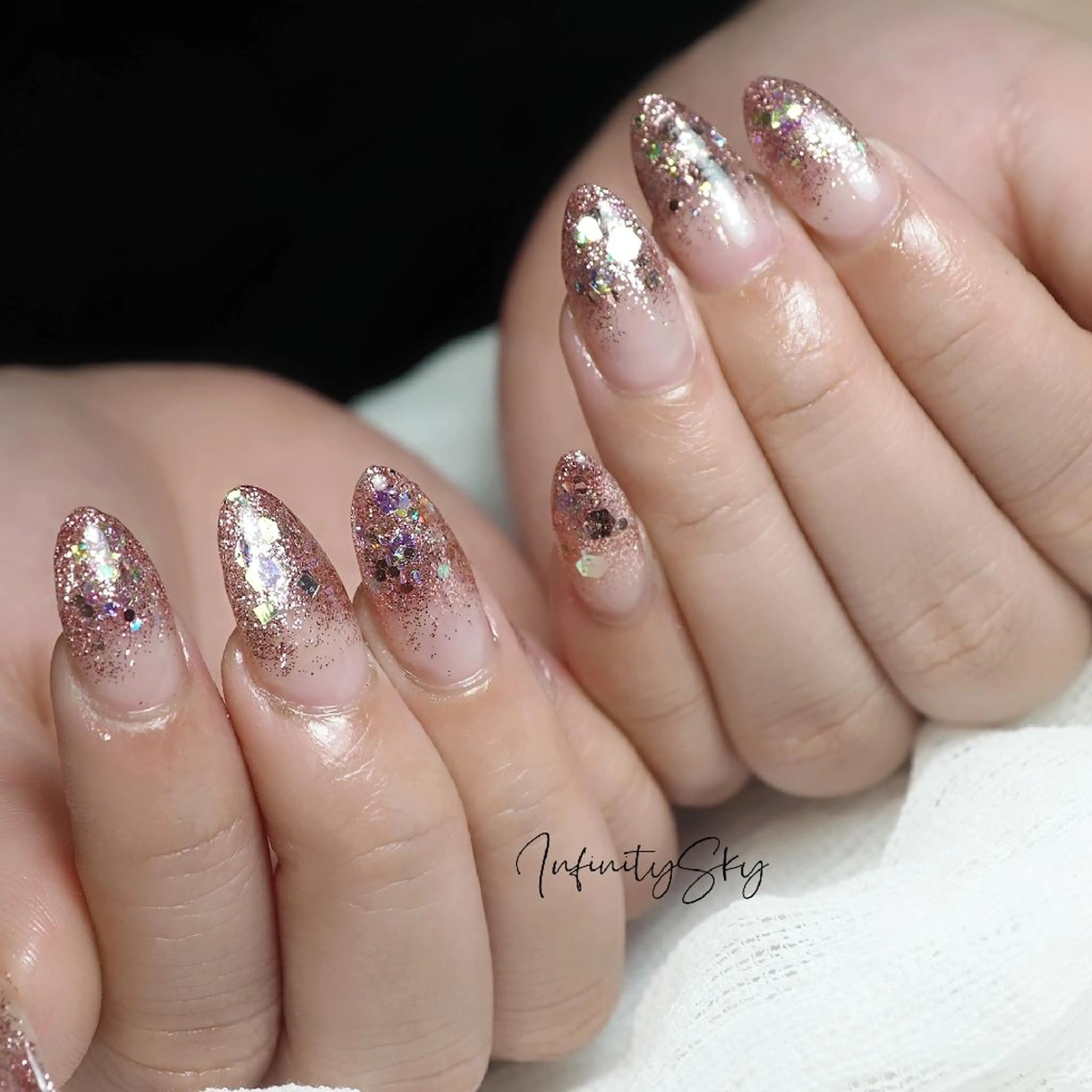 ネイル キラキラネイル ラメ(グリッター) ラメグラデーション ロングネイル infinity skyのネイルデザイン