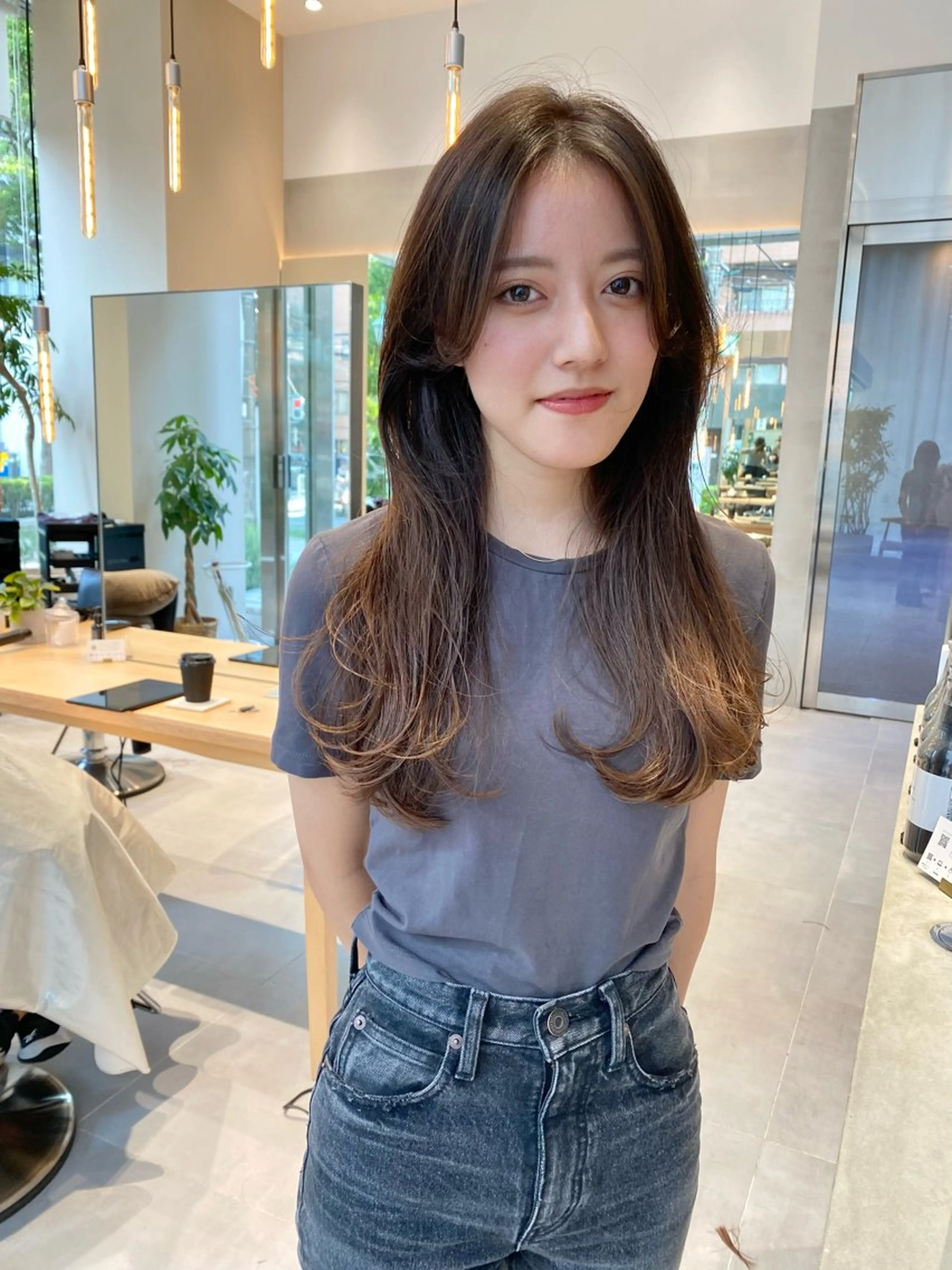 ロング カラー カット ヘアカラー トリートメント ヘアセット 韓国レイヤーカット 🇰🇷mireiのヘアスタイル