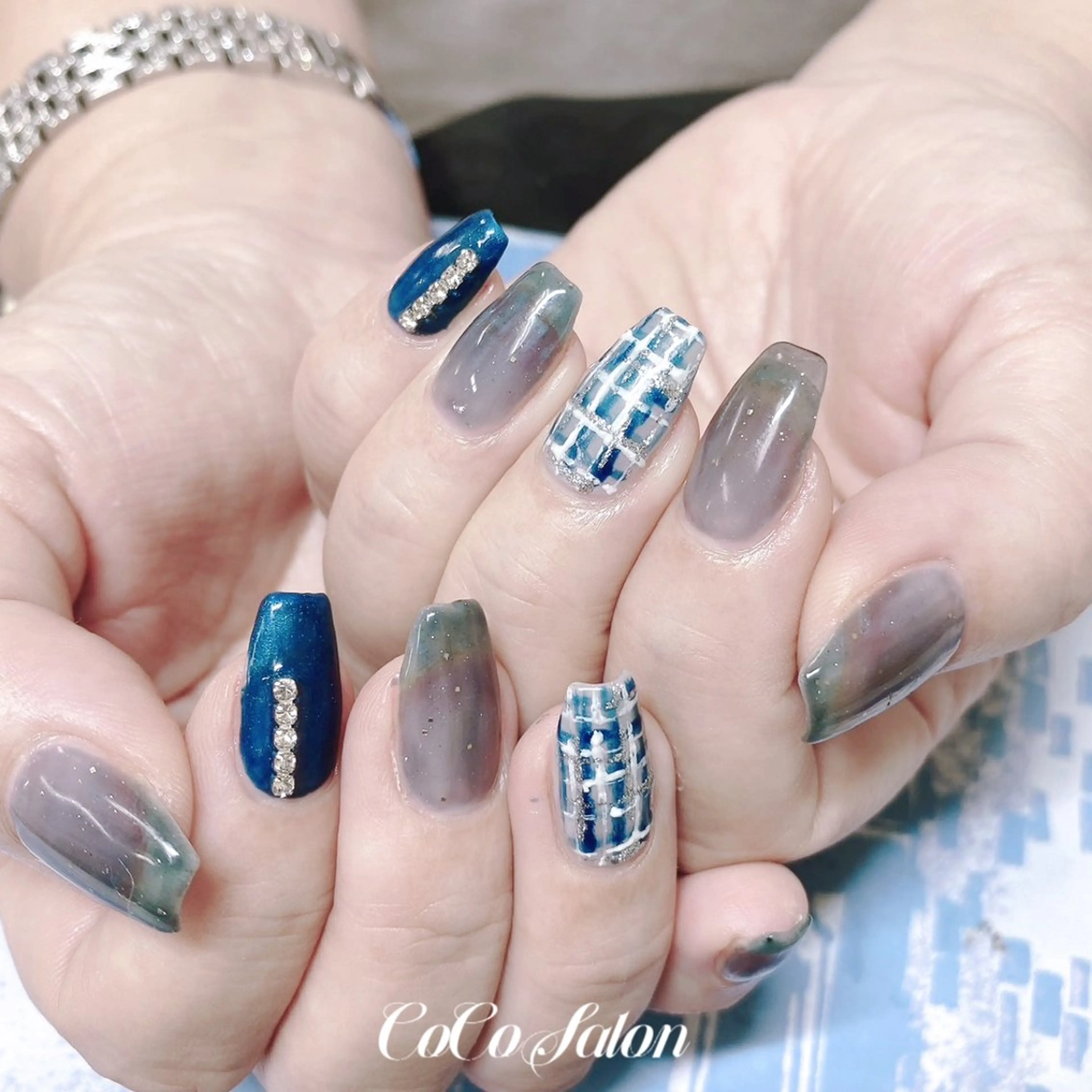 ネイル 長さ出し ジェルネイル ラメ(グリッター) ネイビー パラジェル ハンドネイル CoCoSalon ネイル/まつ毛予約のネイルデザイン