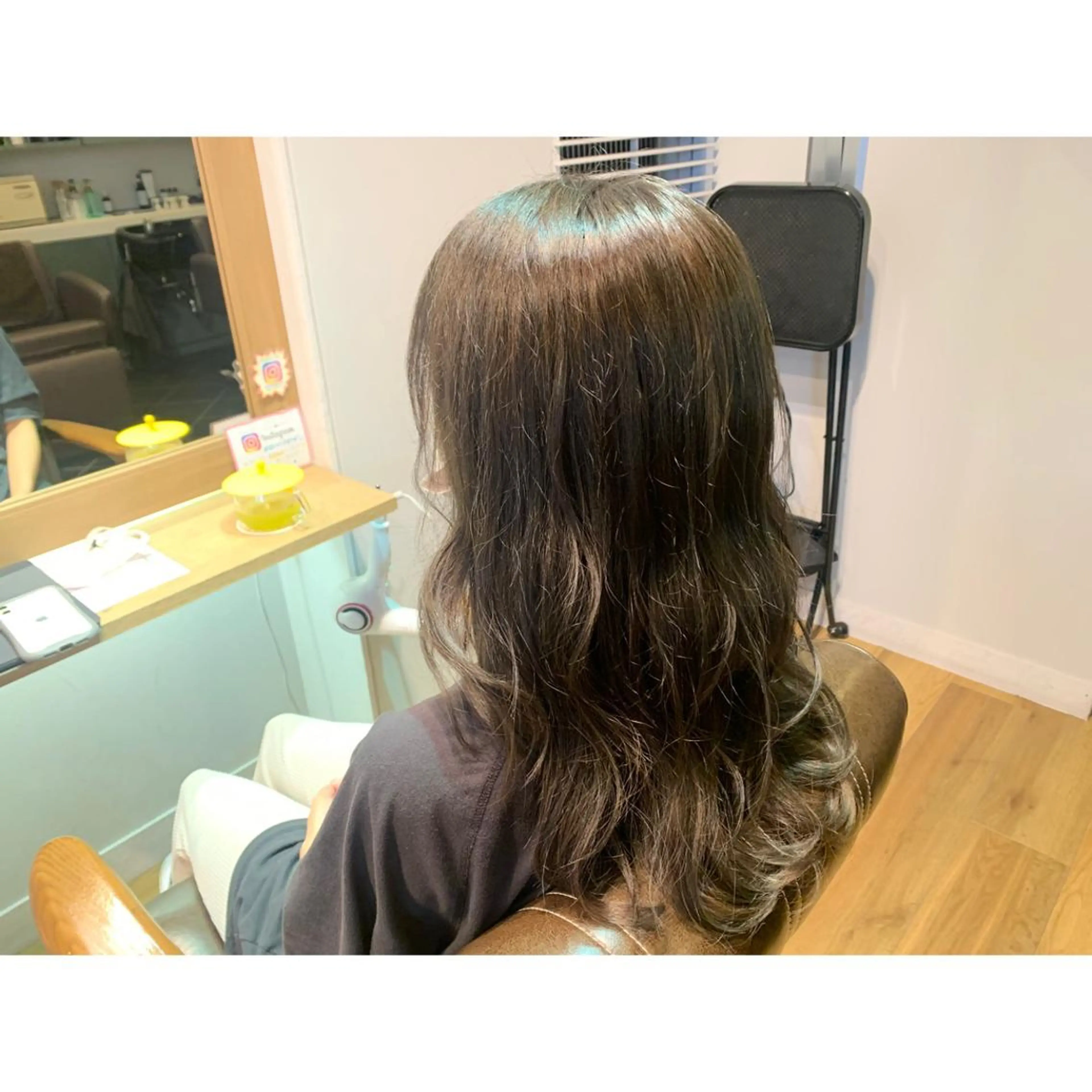 ロング カラー グレージュ オリーブグレージュ オリーブグレー カット ヘアカラー トリートメント ツキダテ ユイのヘアスタイル